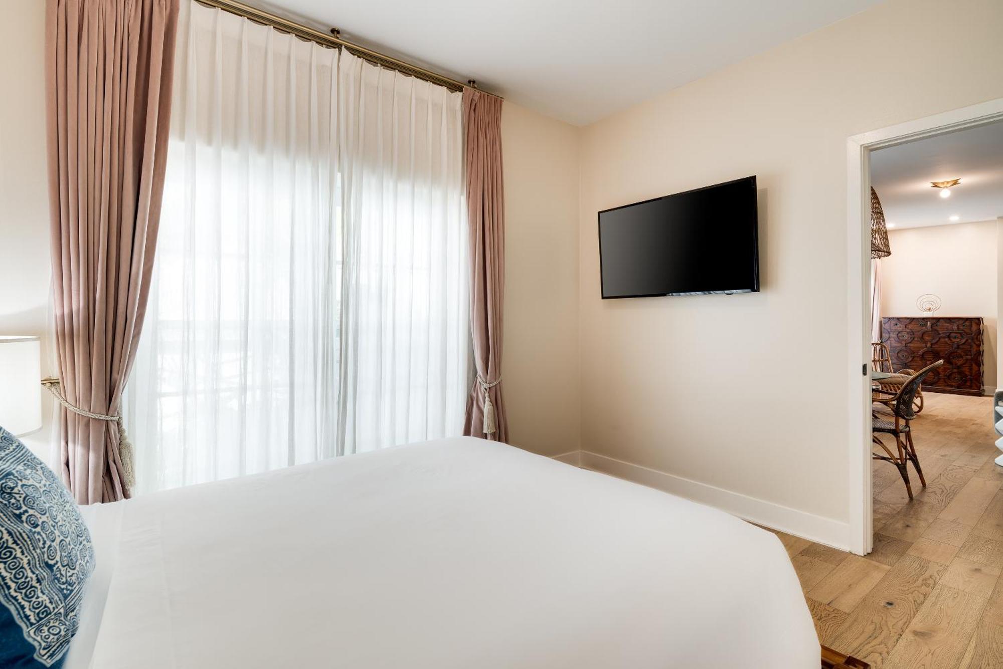 Hotel The Savoy & Beach Club 4*