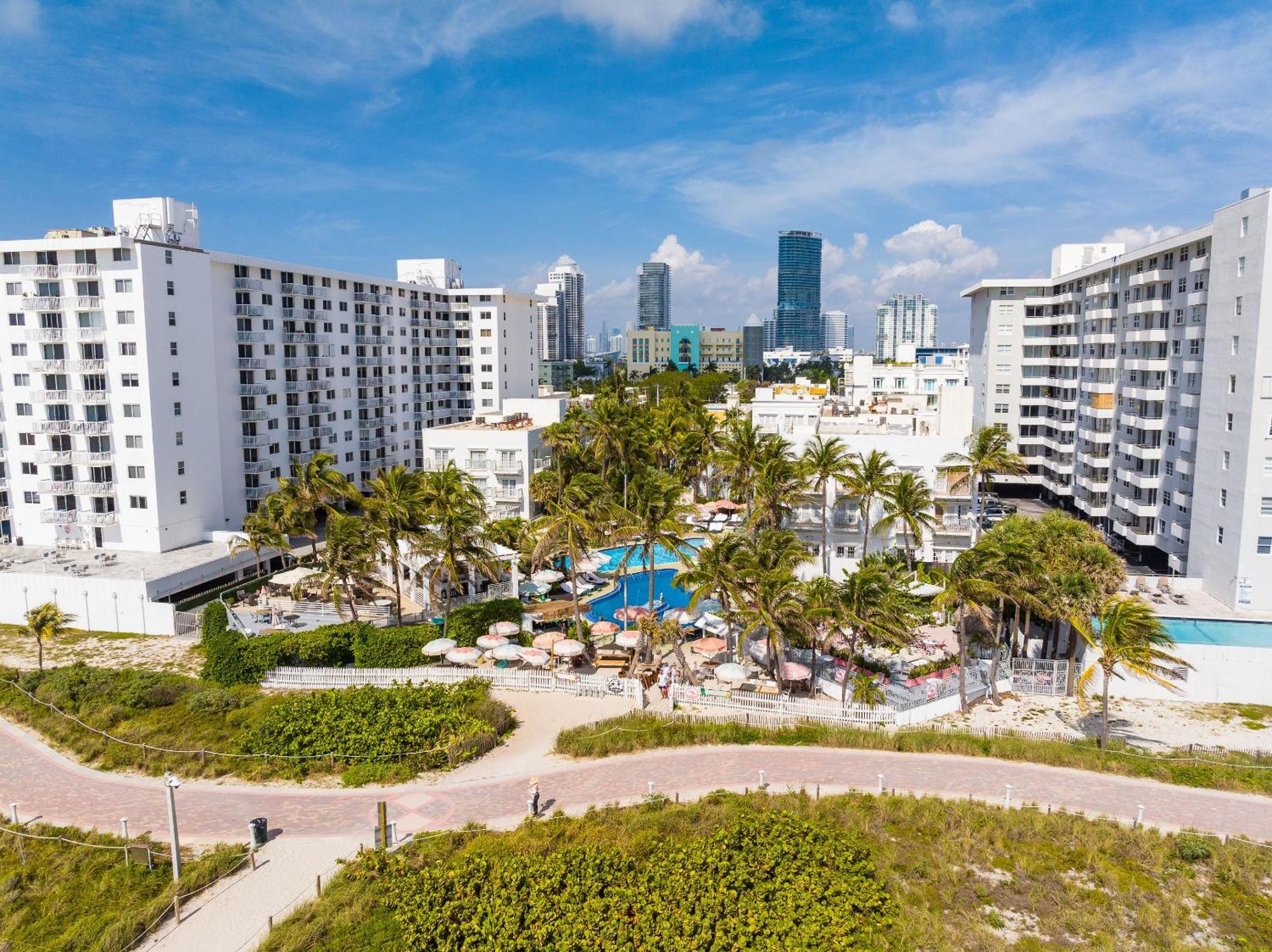 Hotel The Savoy & Beach Club Miami Beach