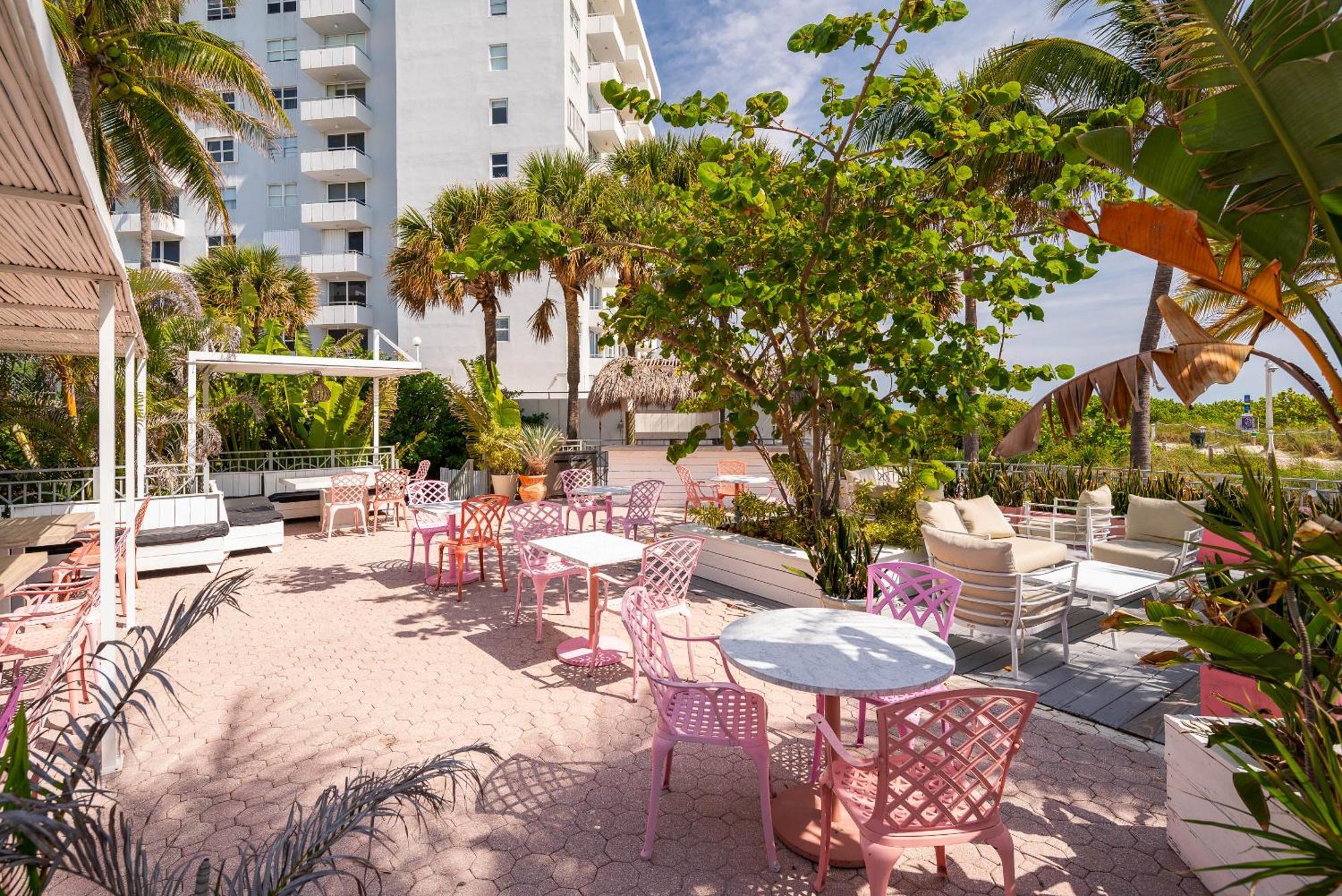 Hotel The Savoy & Beach Club Miami Beach