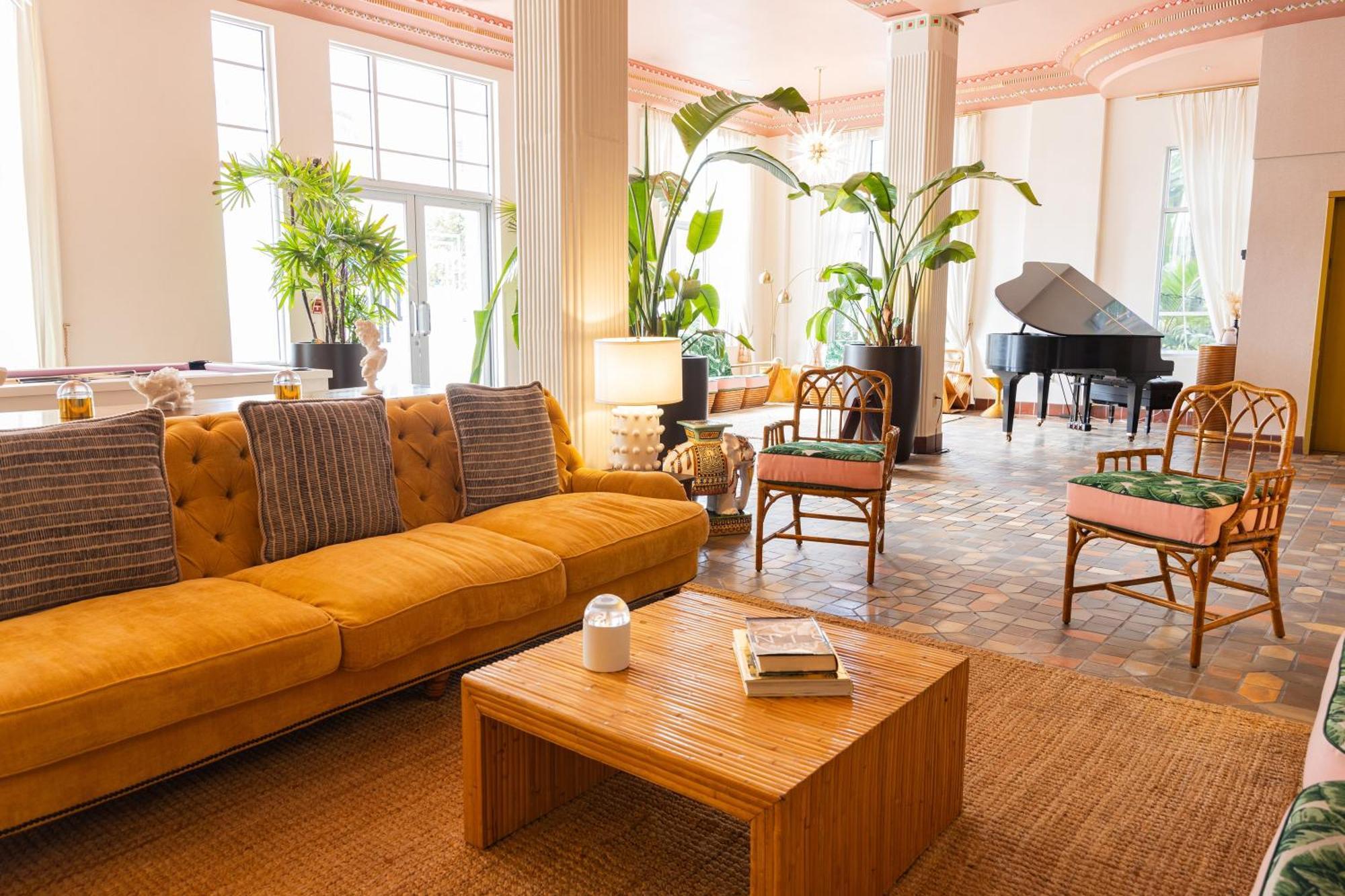 The Savoy & Beach Club Hotel Miami Beach