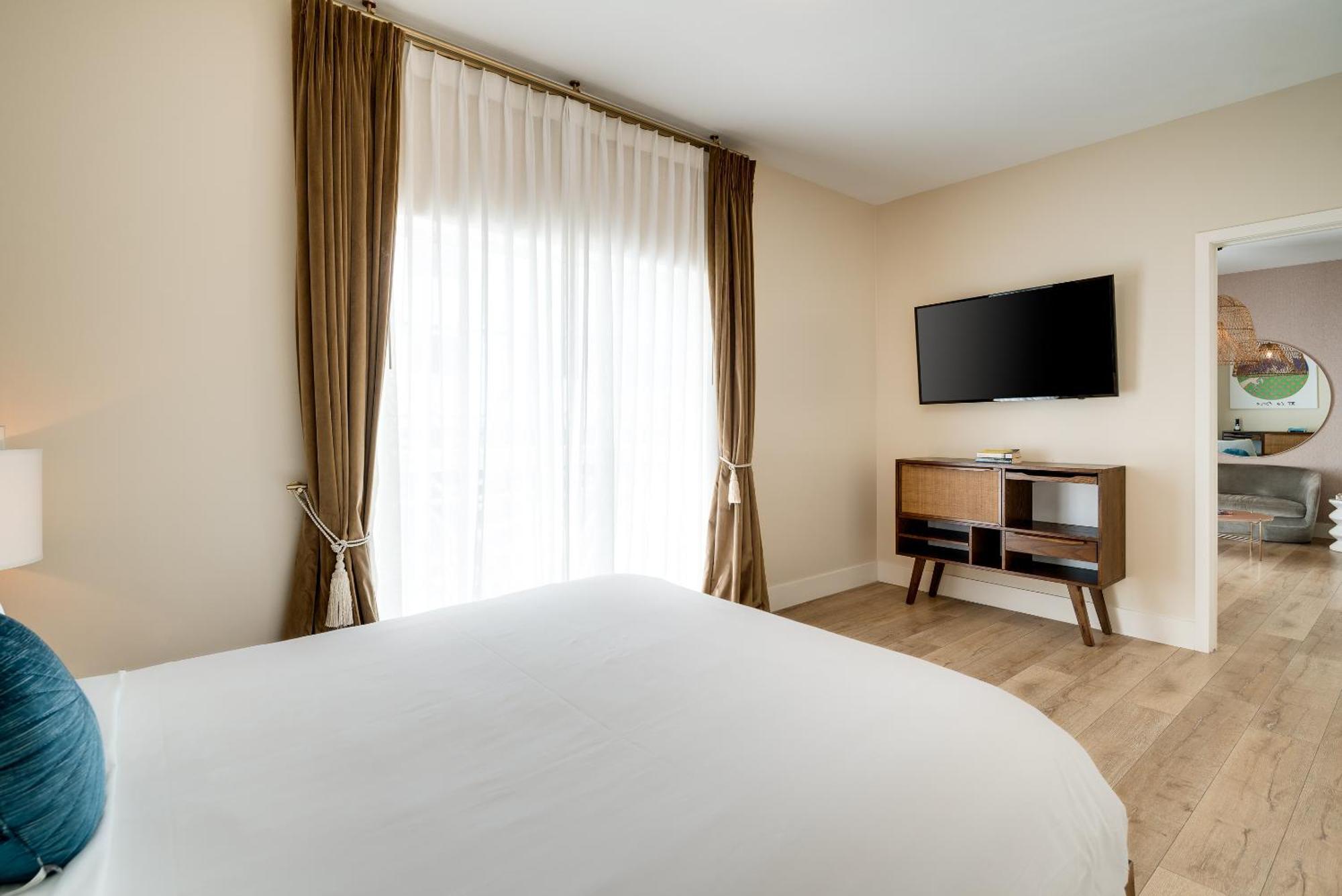 The Savoy & Beach Club Hotel