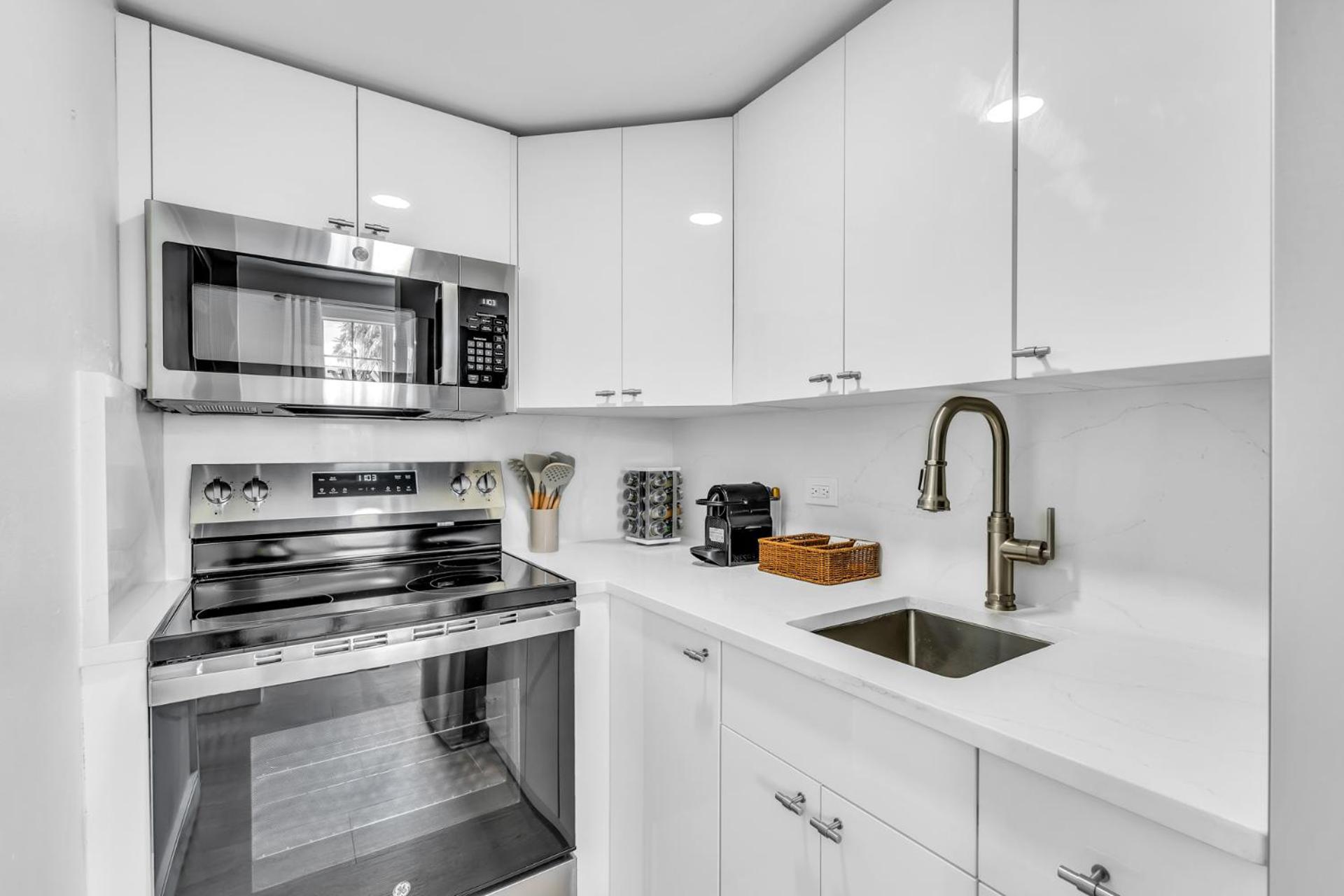 Gorgeous Coastal Ph With Large Private Terrace * Miami Beach