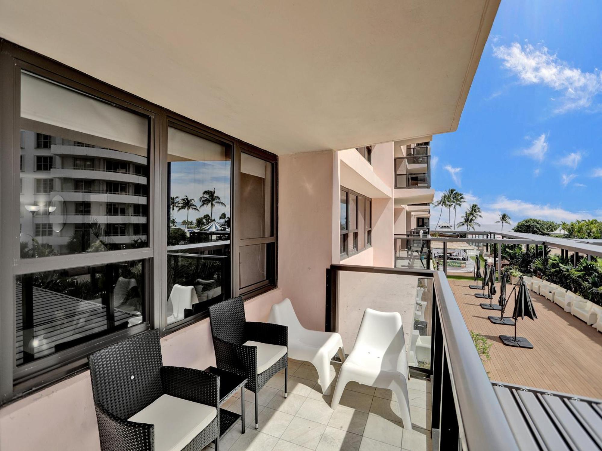 Apartment Oceanfront Service 411 *