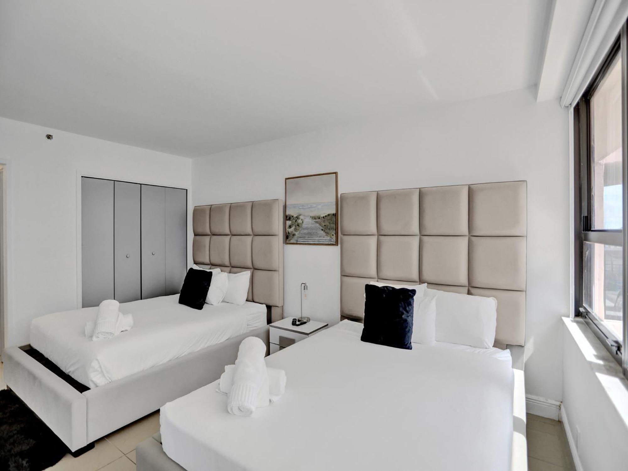 Oceanfront Service 411 * Miami Beach