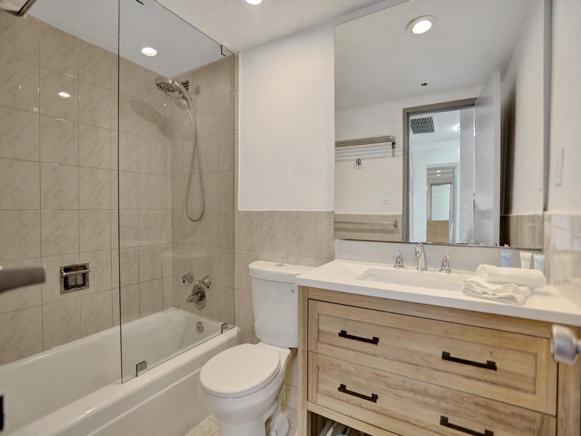 Oceanfront Service 411 *