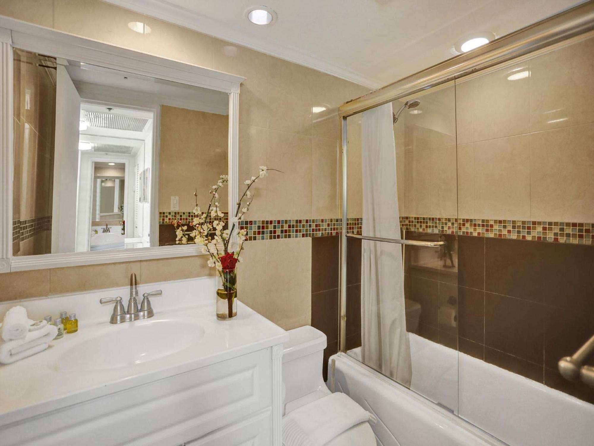 Charming Ocean View Service 516 Apartment Miami Beach