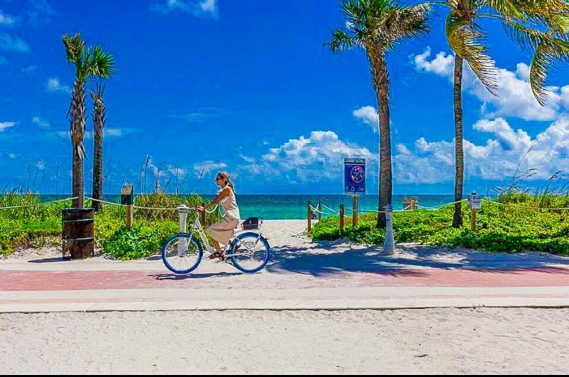 Castle 1033 * Miami Beach