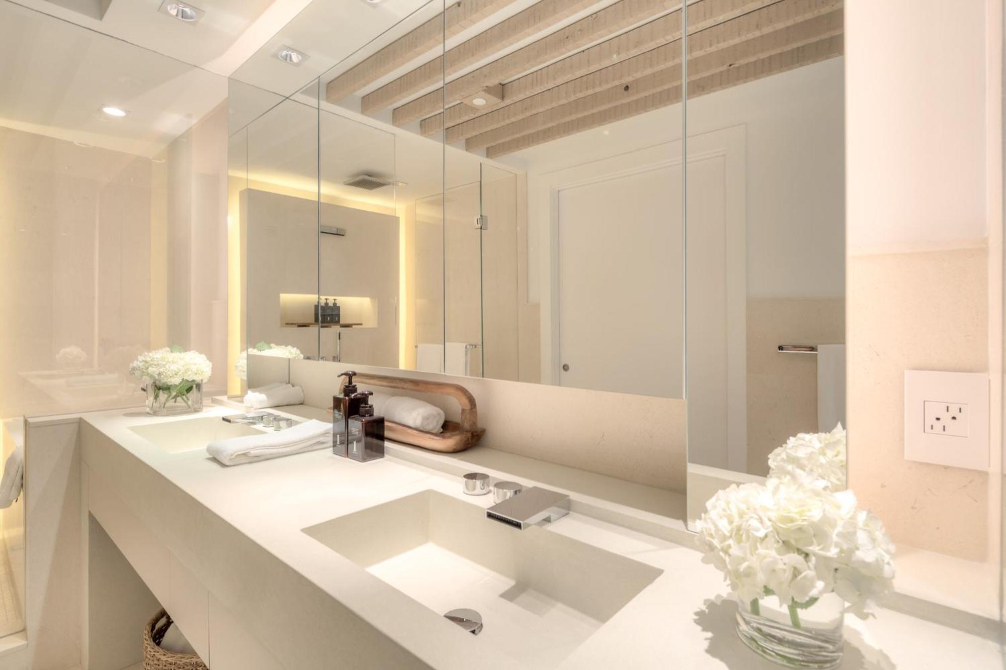 Resort Ultra Luxe Direct Ocean Penthouse At 1 Miami Beach