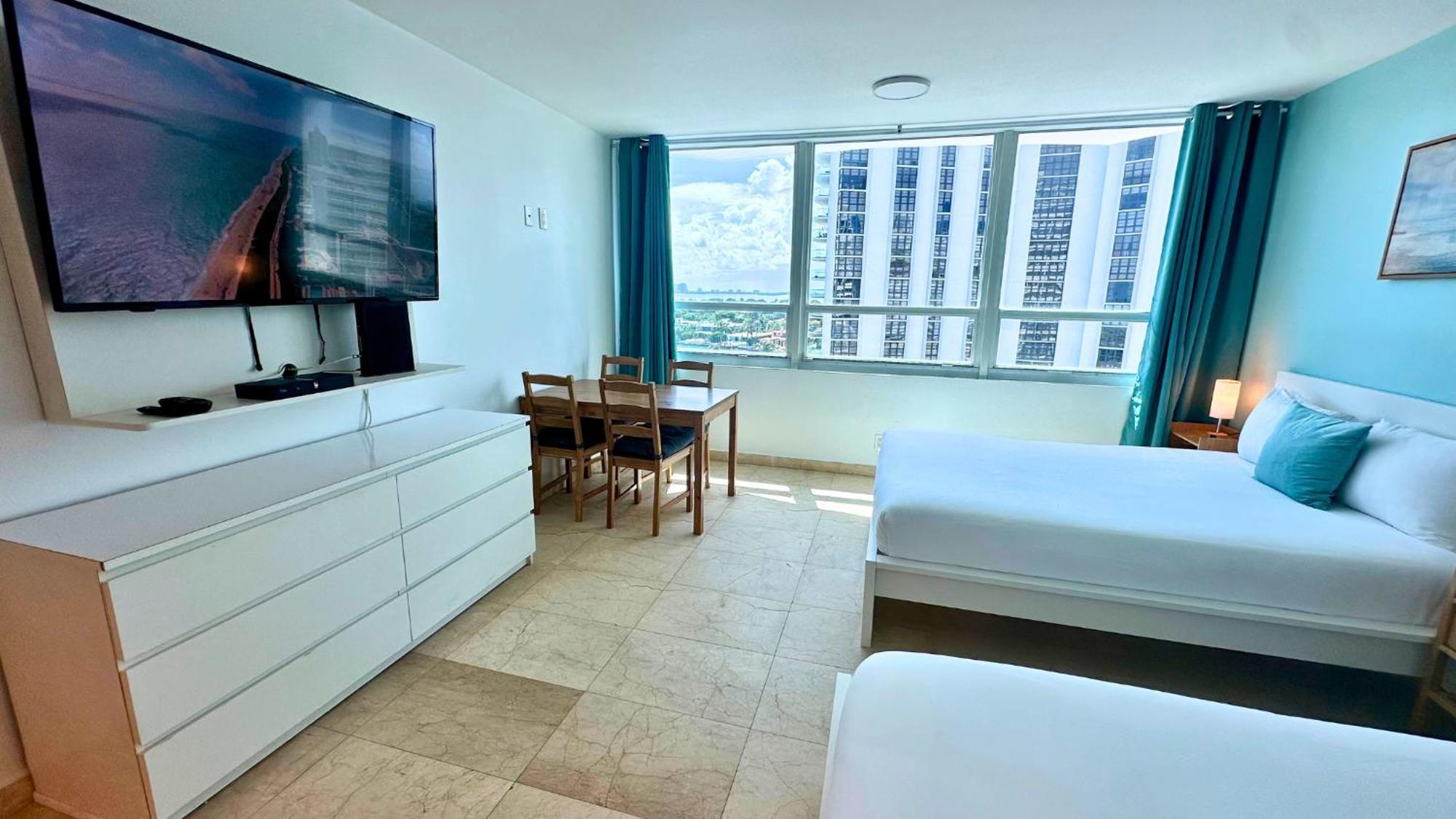 Apartment Seastays ~ Oceanfront *