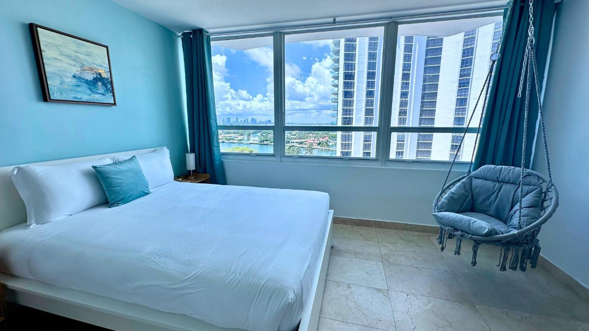 Seastays ~ Oceanfront Apartment Miami Beach