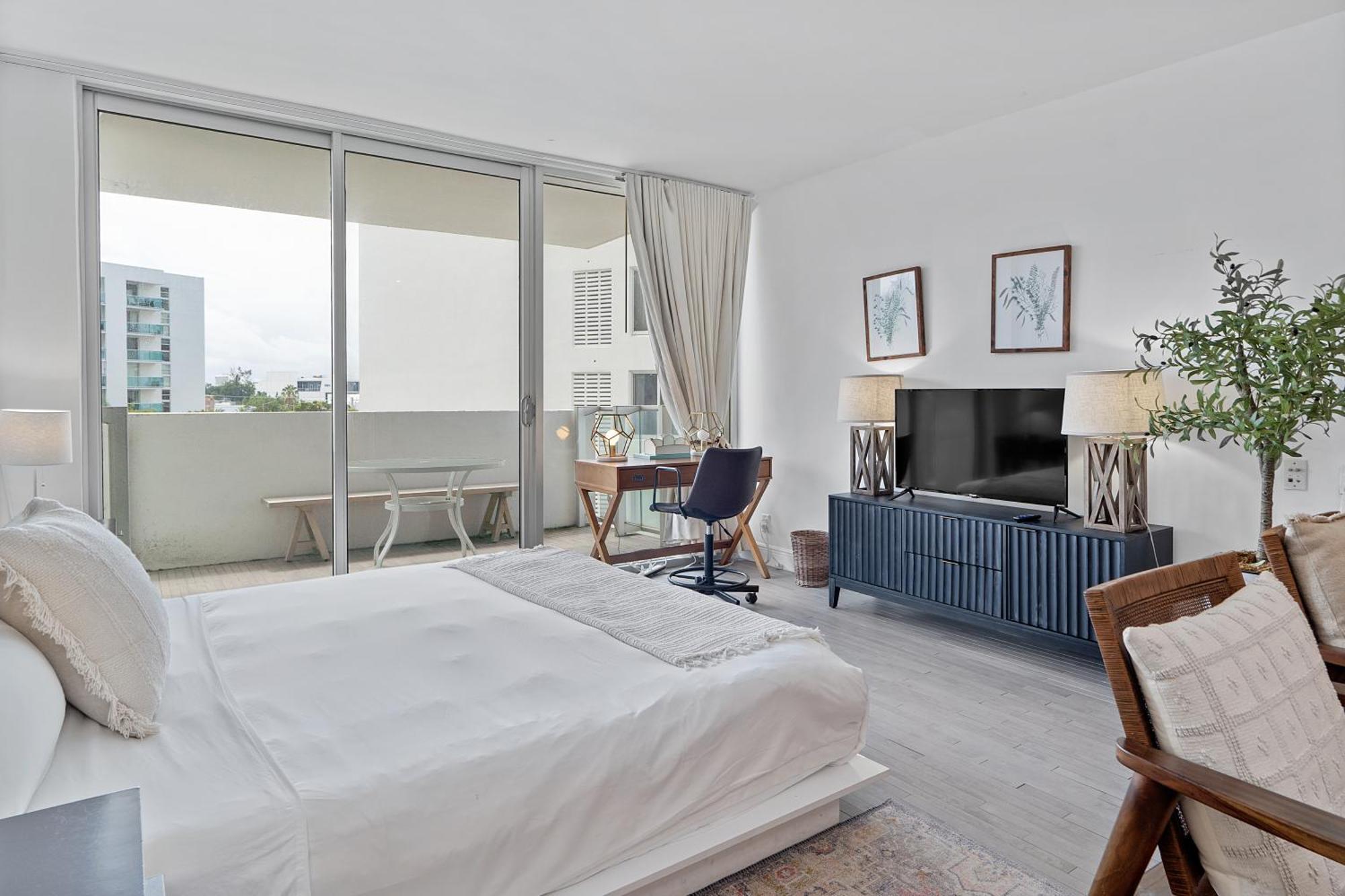 1100 West South Luxe Miami By Joe Semary Apartment