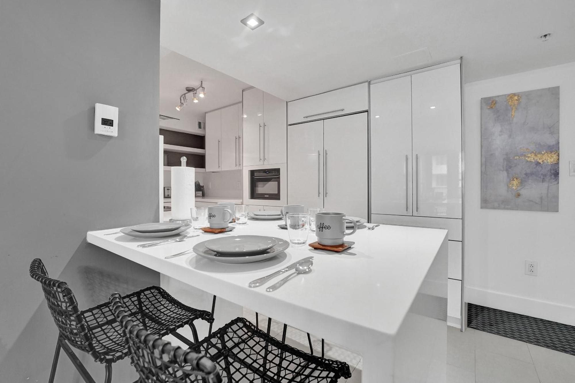 Ocean View Elegant 2bdr 2ba Access 714 Apartment *