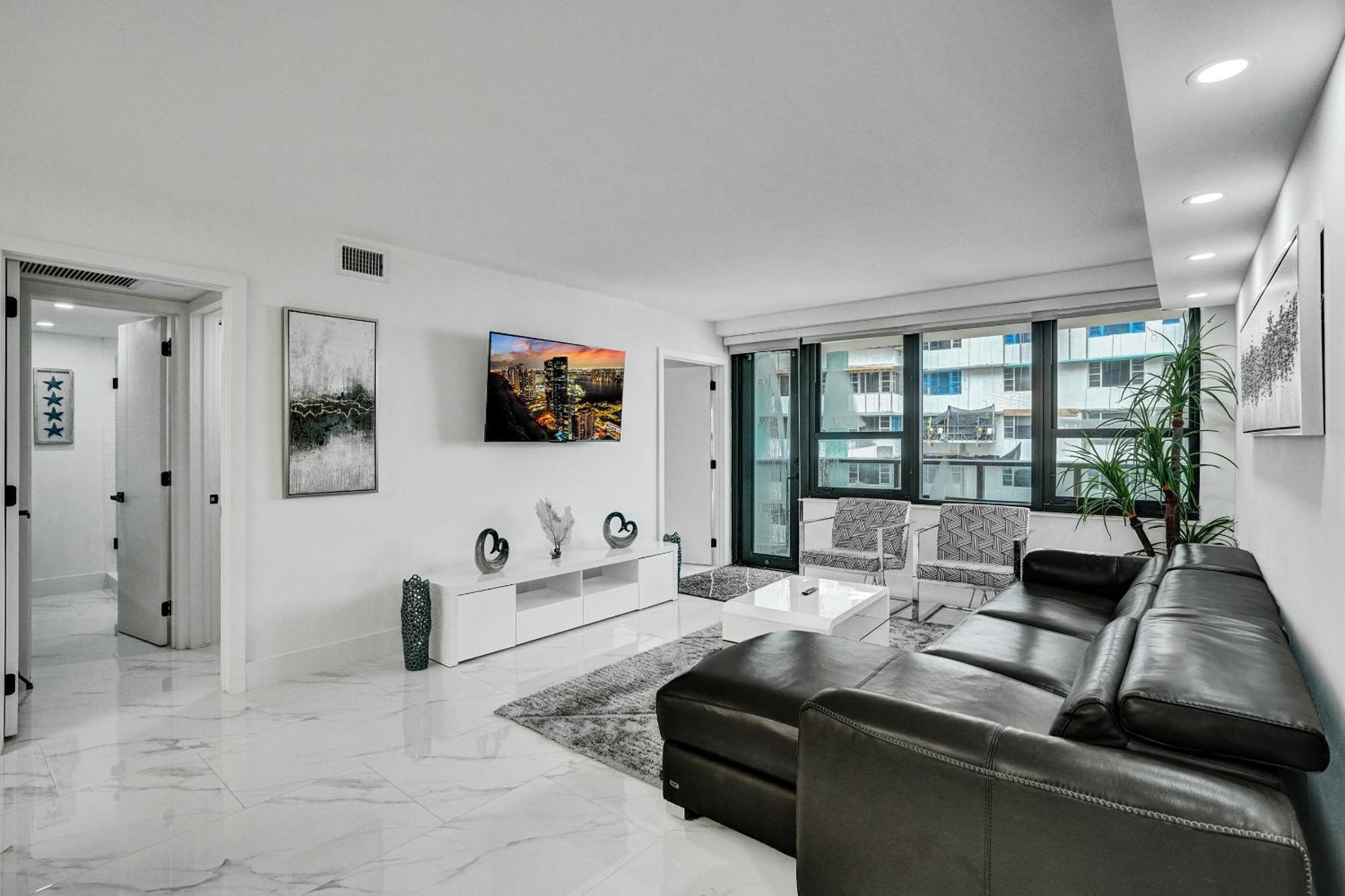 Ocean View Service 808 Apartment
