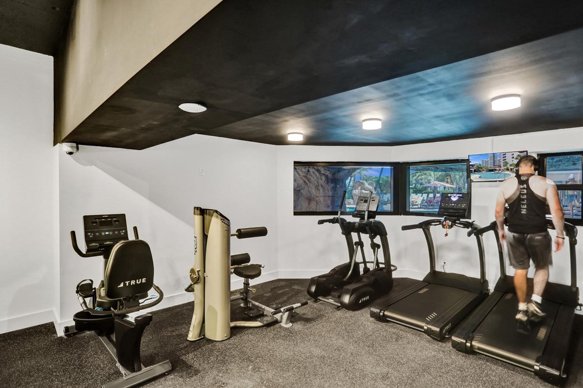 Apartment Stylish Ocean Retreat Service 1009