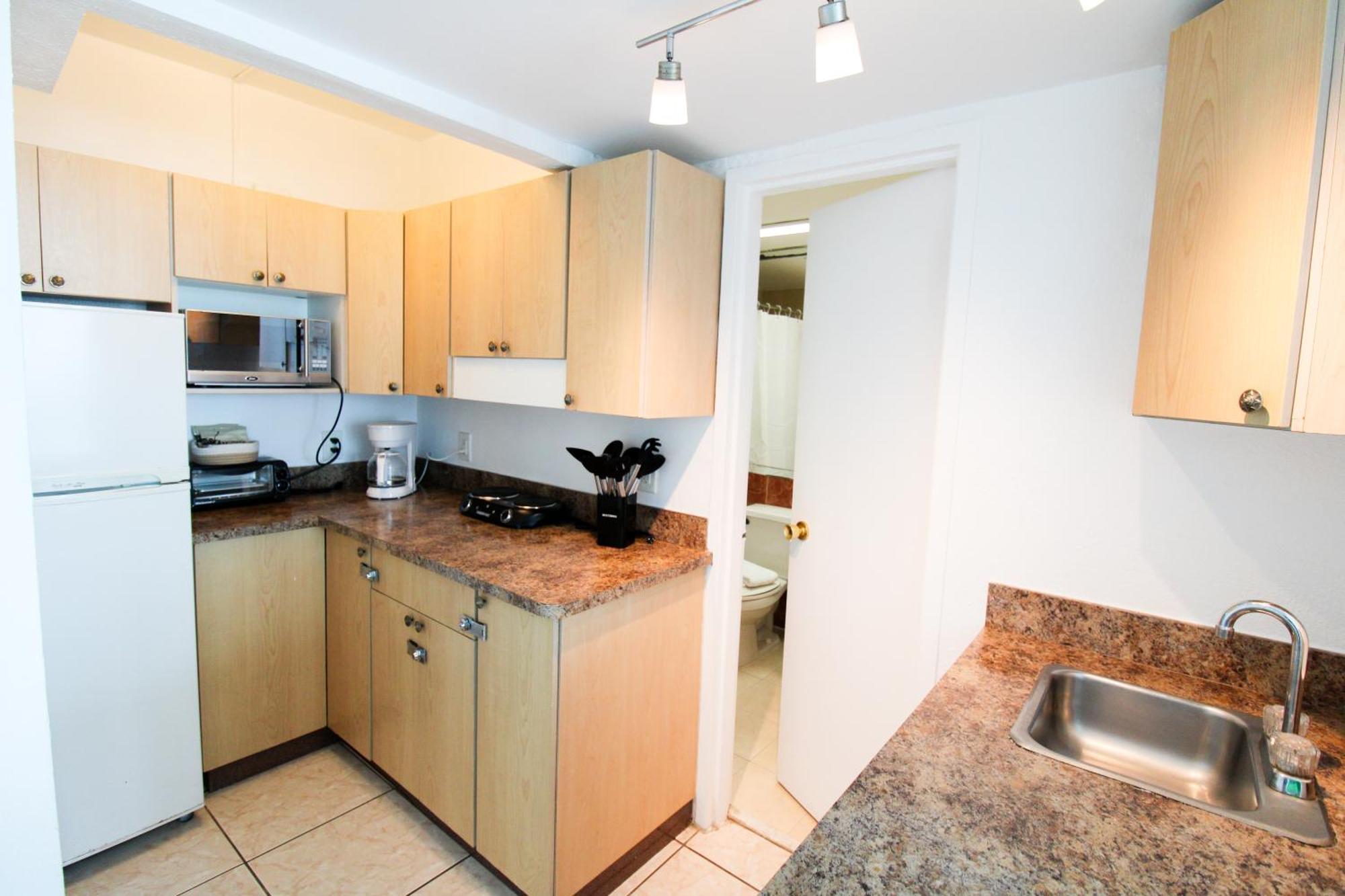 Apartment Castle 1608 Intracoastal Bay View Studio, Pool, Tennis, Access & Free Parking *