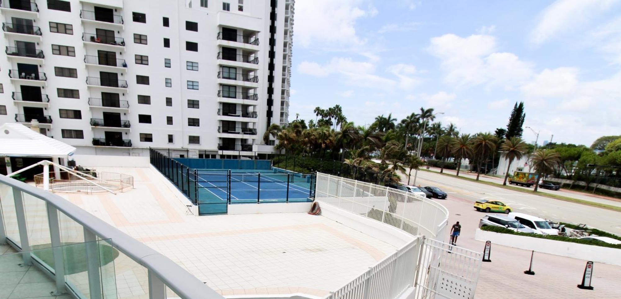 Castle 1608 Intracoastal Bay View Studio, Pool, Tennis, Access & Free Parking