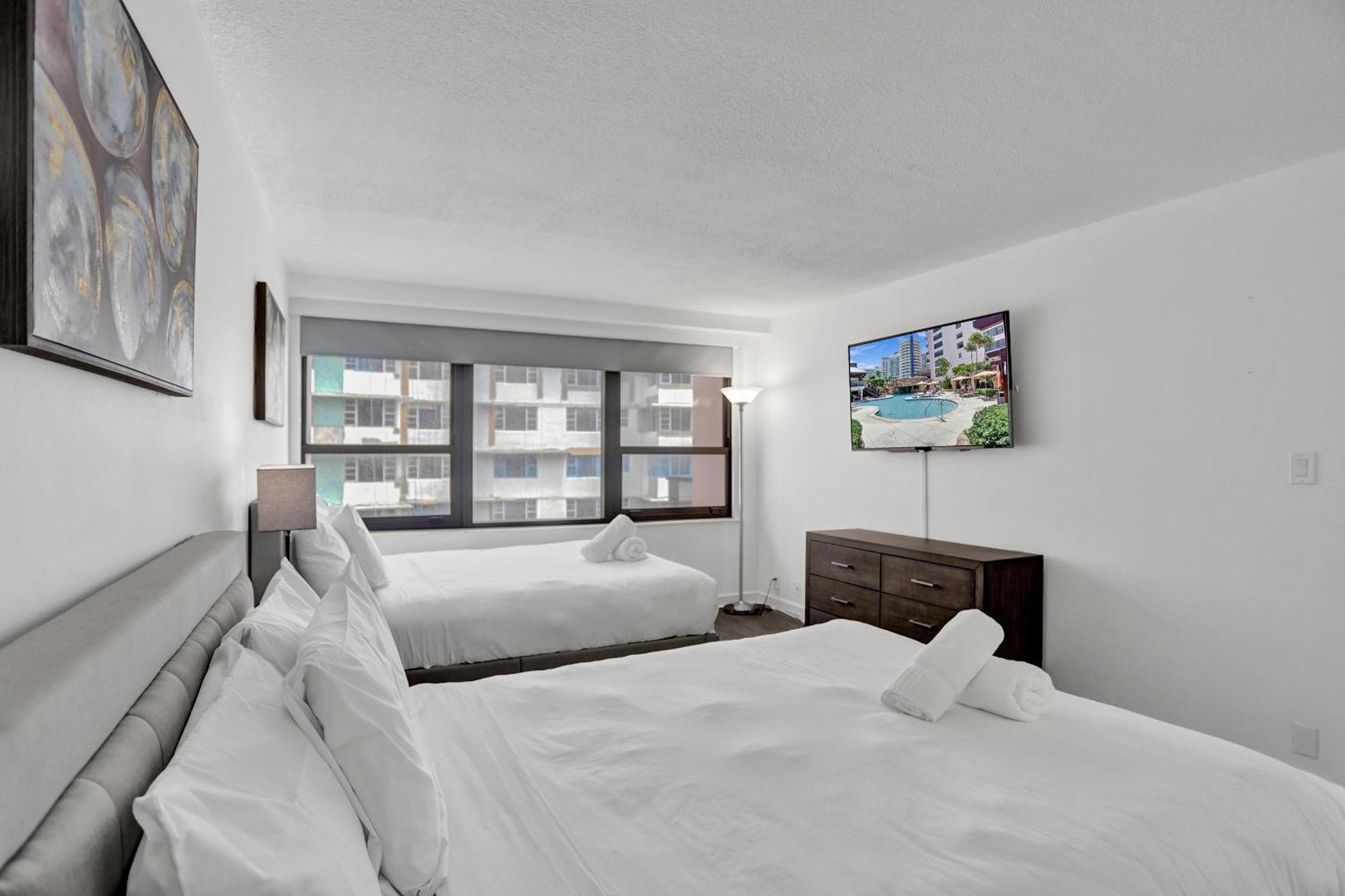 Adorable 2 Bedroom Service 1110 Apartment *