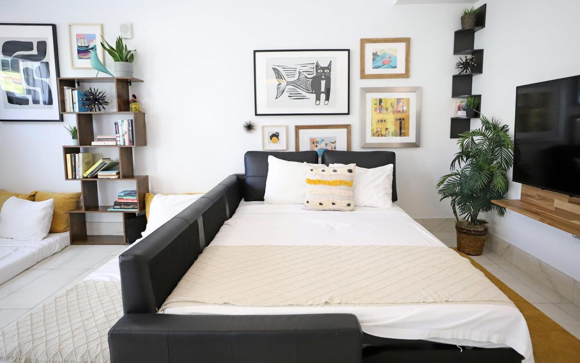 3 Minute Walk To Family Friendly Free Parking Apartment *