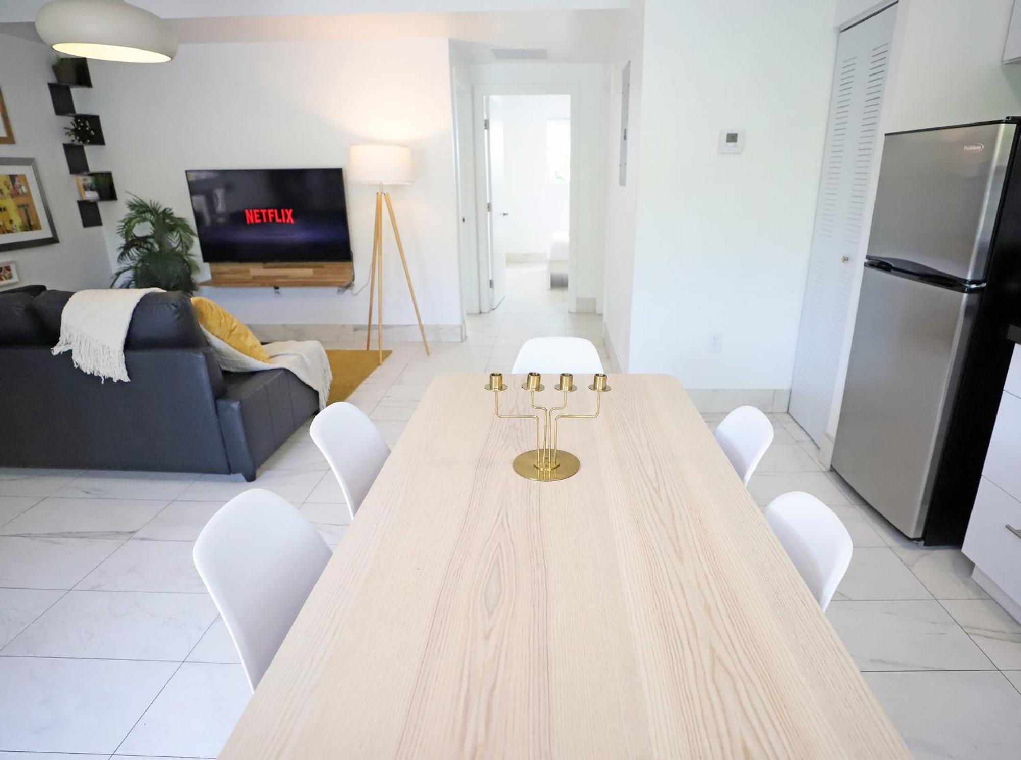 3 Minute Walk To Family Friendly Free Parking Apartment
