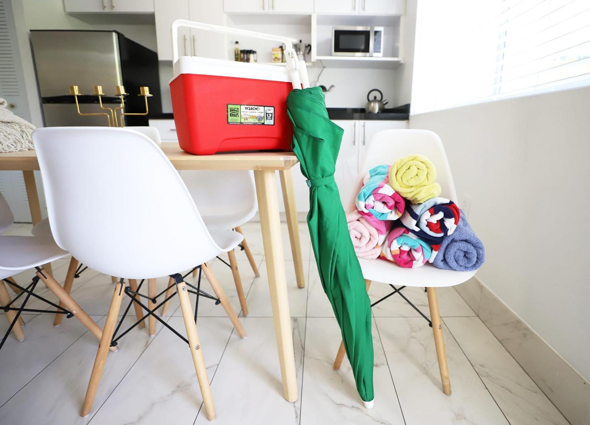 3 Minute Walk To Family Friendly Free Parking *