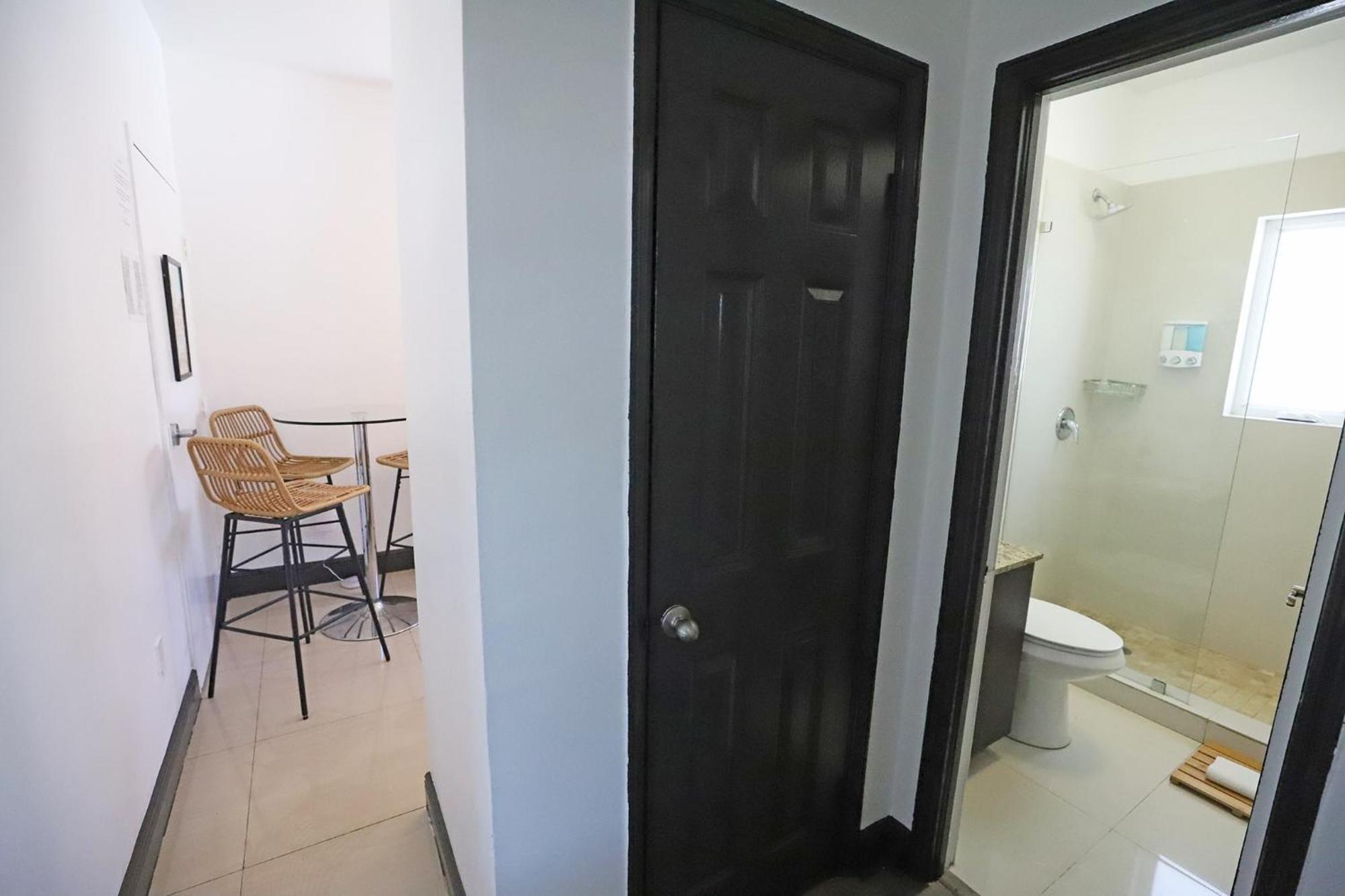 With Private Patio Free Parking Family Friendly No Pet Fee * Miami Beach