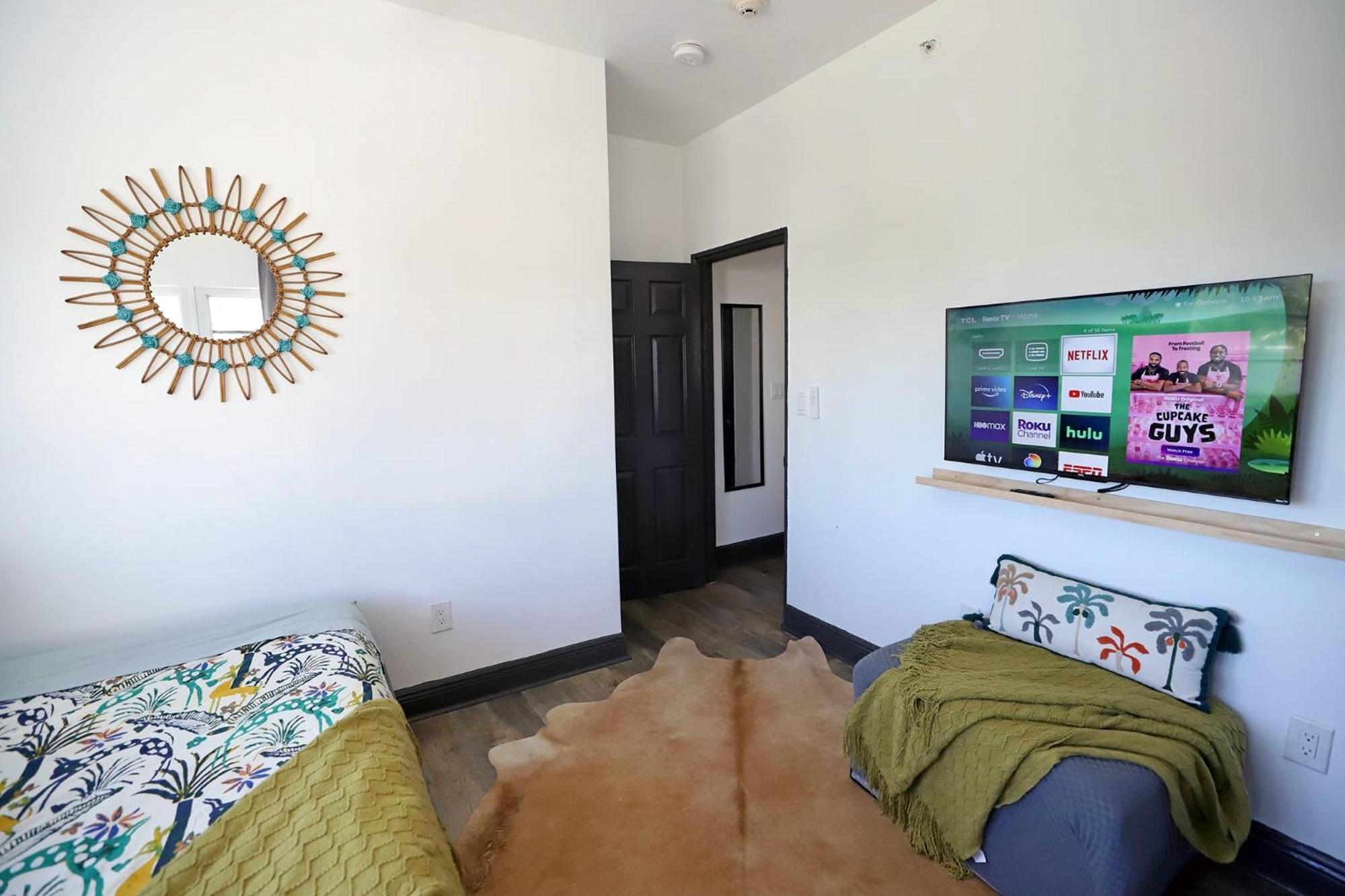 With Private Patio Free Parking Family Friendly No Pet Fee Apartment Miami Beach