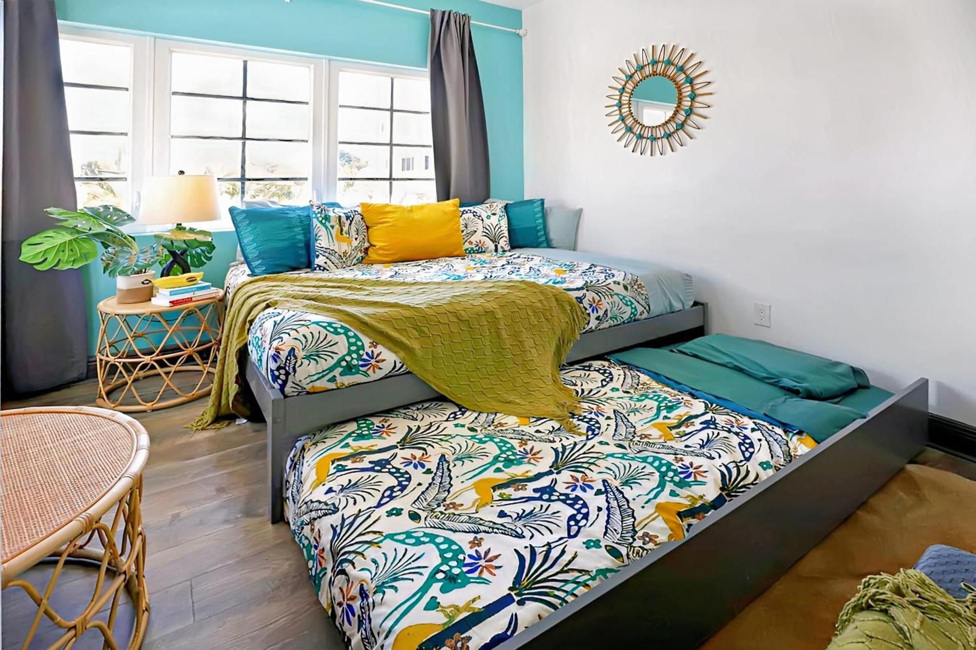 With Private Patio Free Parking Family Friendly No Pet Fee * Miami Beach