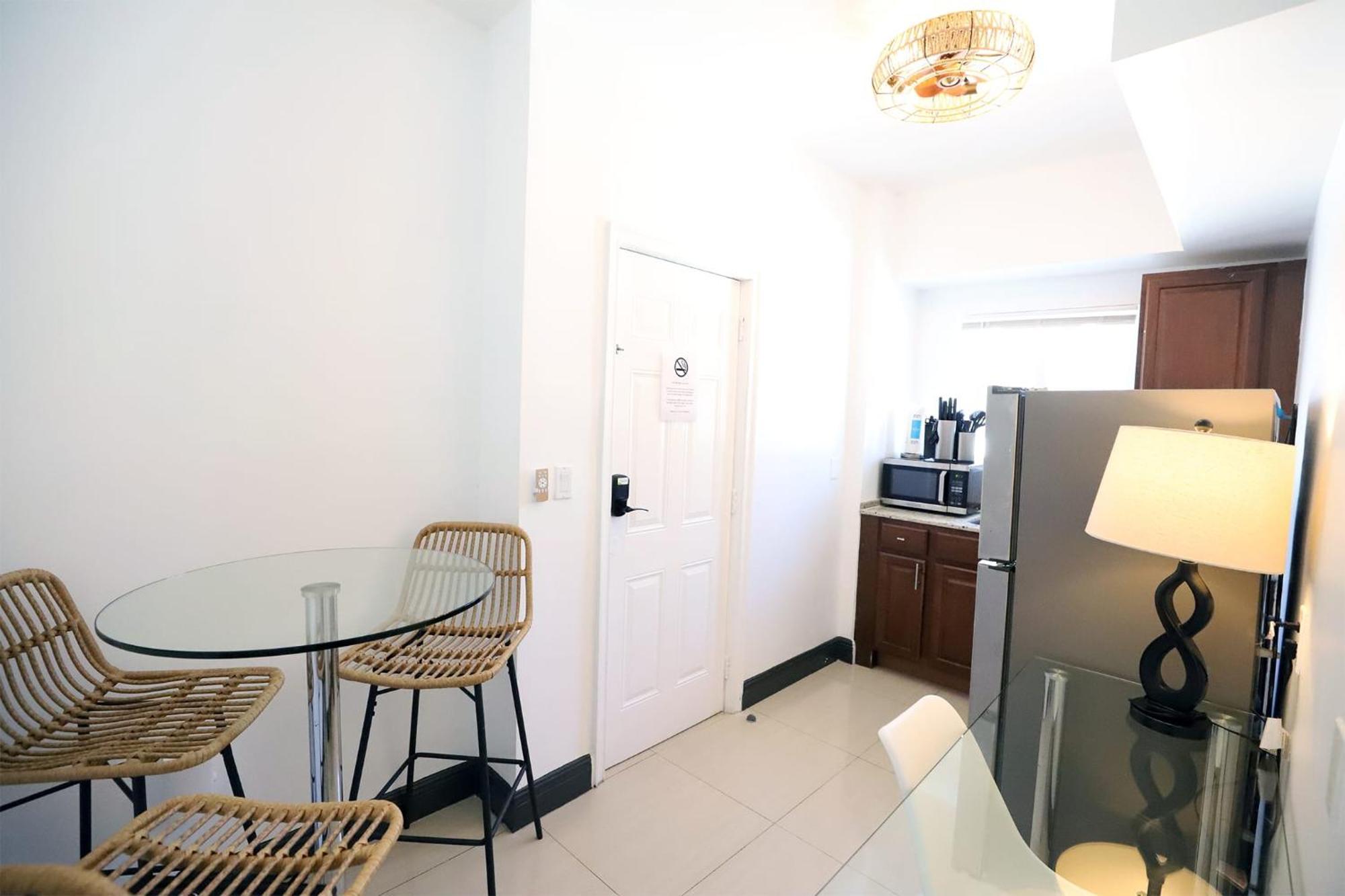 With Private Patio Free Parking Family Friendly No Pet Fee * Miami Beach