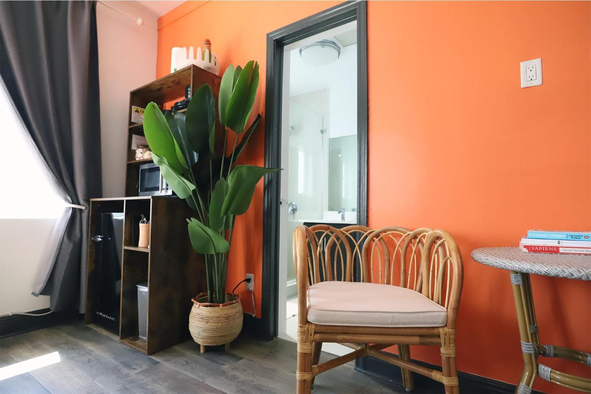 Steps To Sea Free Parking Pet & Family Friendly Apartment *