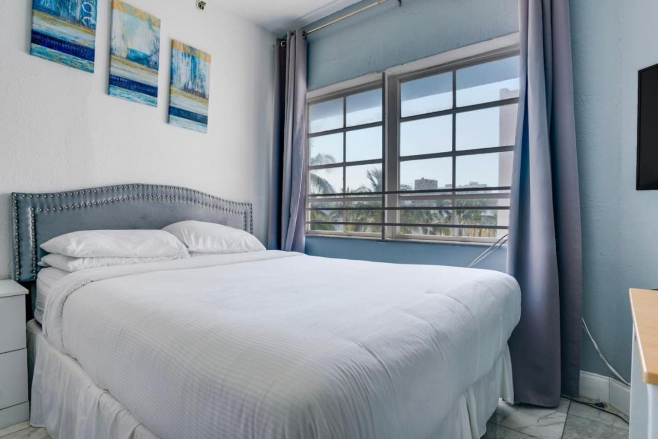 Apartment Stylish Steps From South Beach, Sleeps 4 Miami Beach