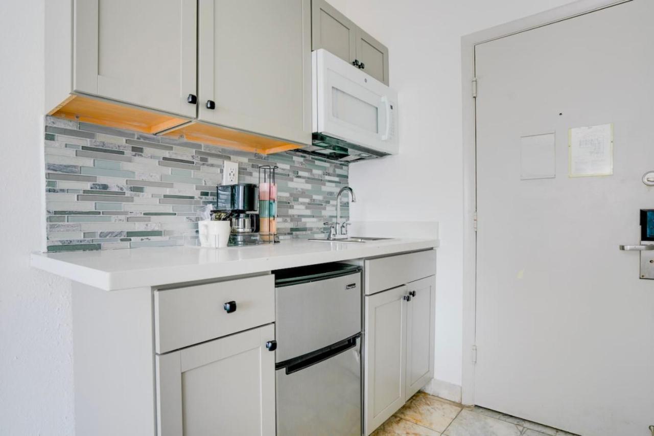 Stylish Steps From South Beach, Sleeps 4