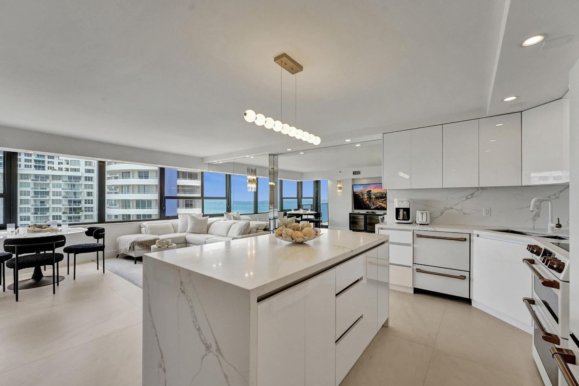 Beautiful Oceanfront 3bdr 801 * Miami Beach