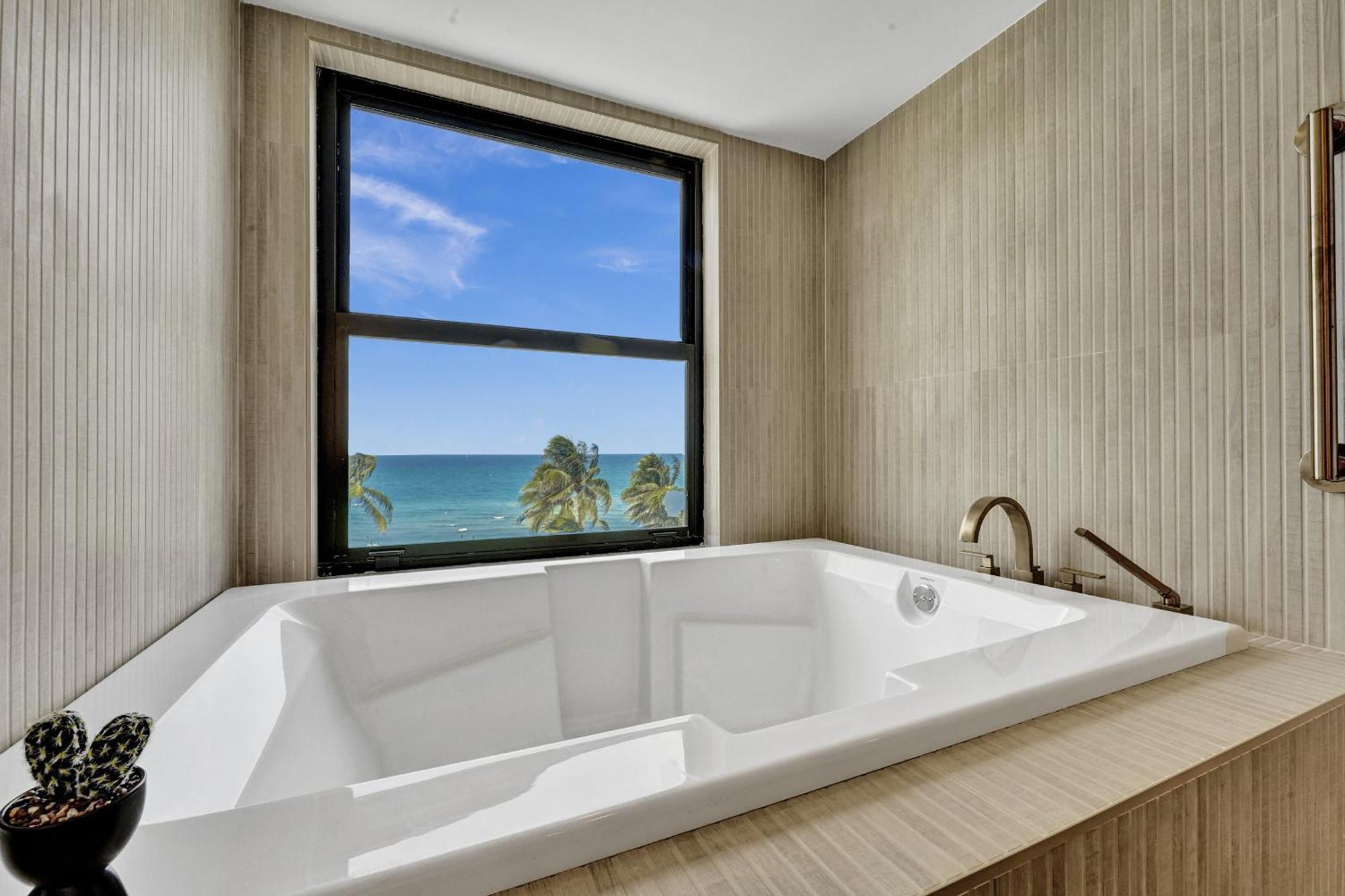Apartment Beautiful Oceanfront 3bdr 801 *