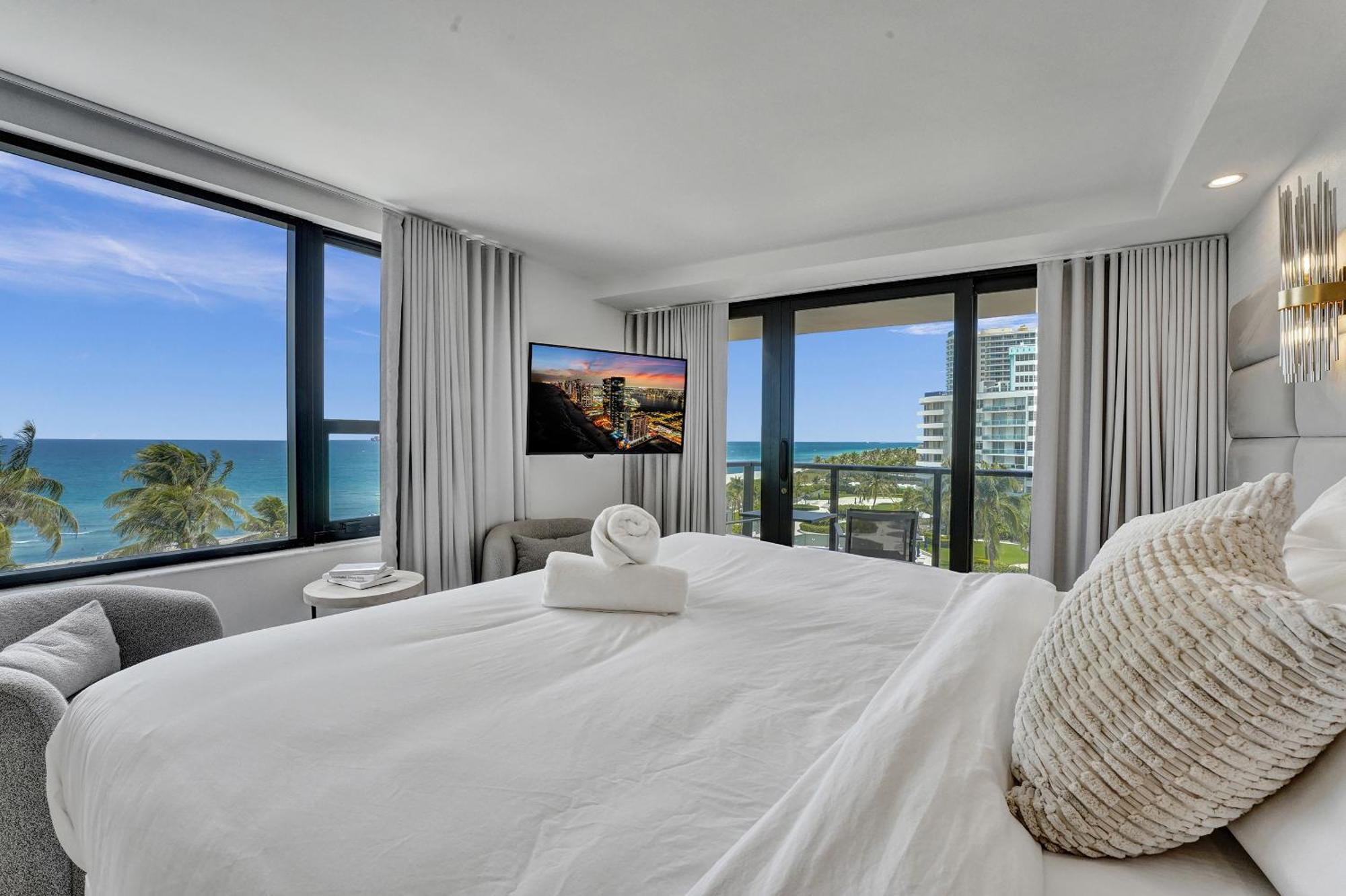Beautiful Oceanfront 3bdr 801 *