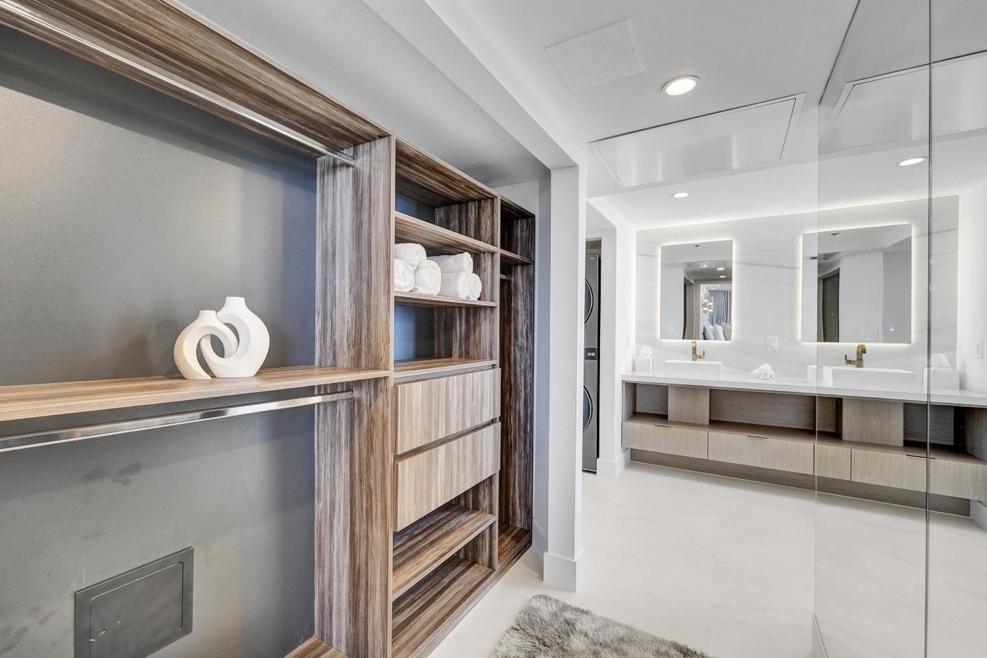 Beautiful Oceanfront 3bdr 801 * Miami Beach