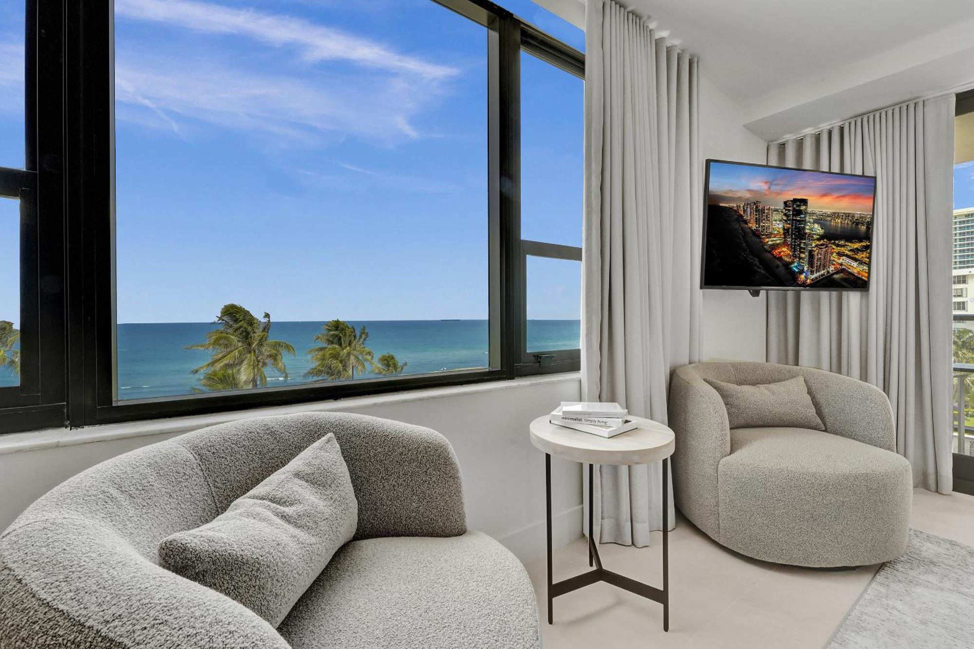 Beautiful Oceanfront 3bdr 801