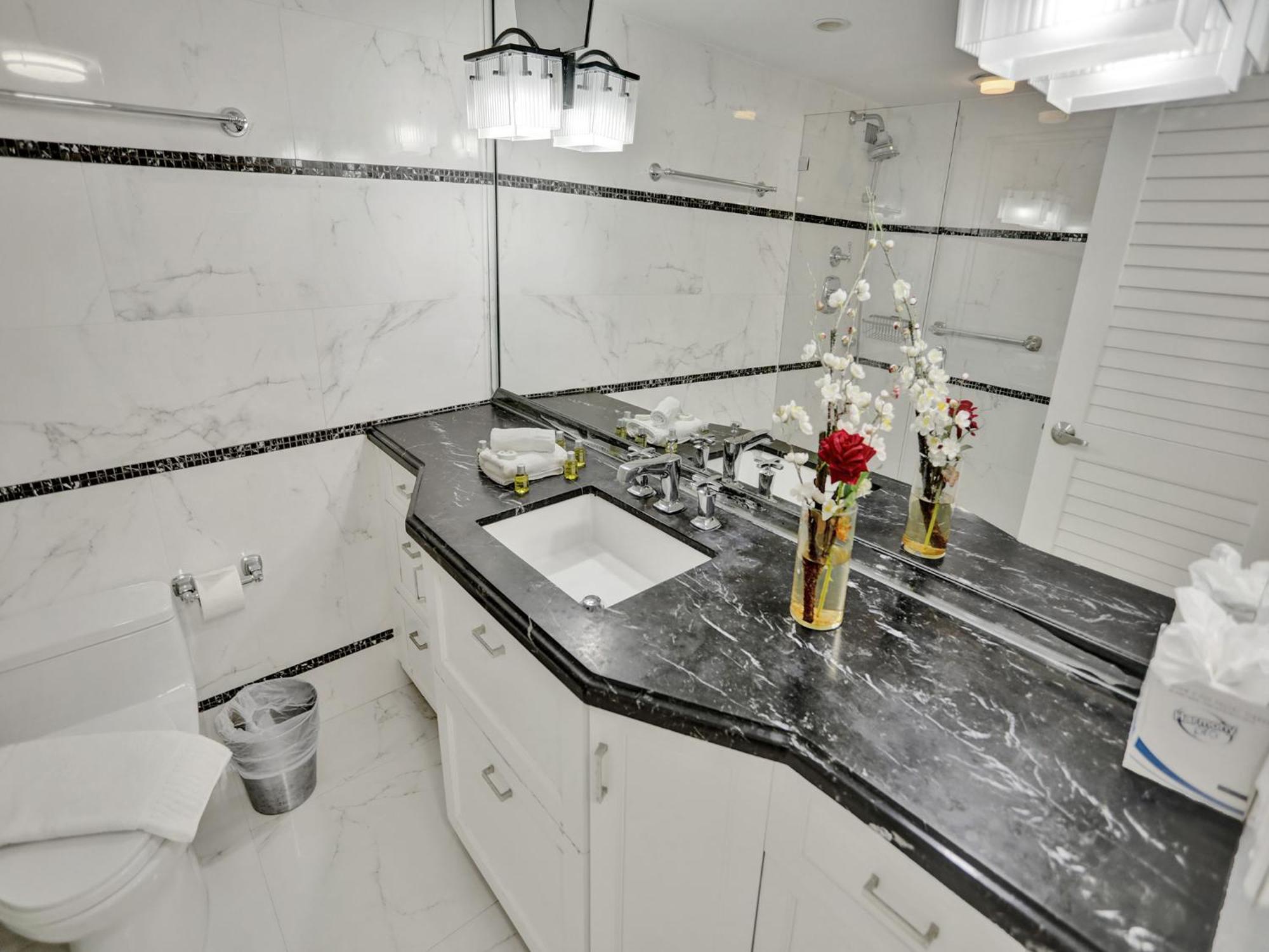 Ocean View Service And Pool 618