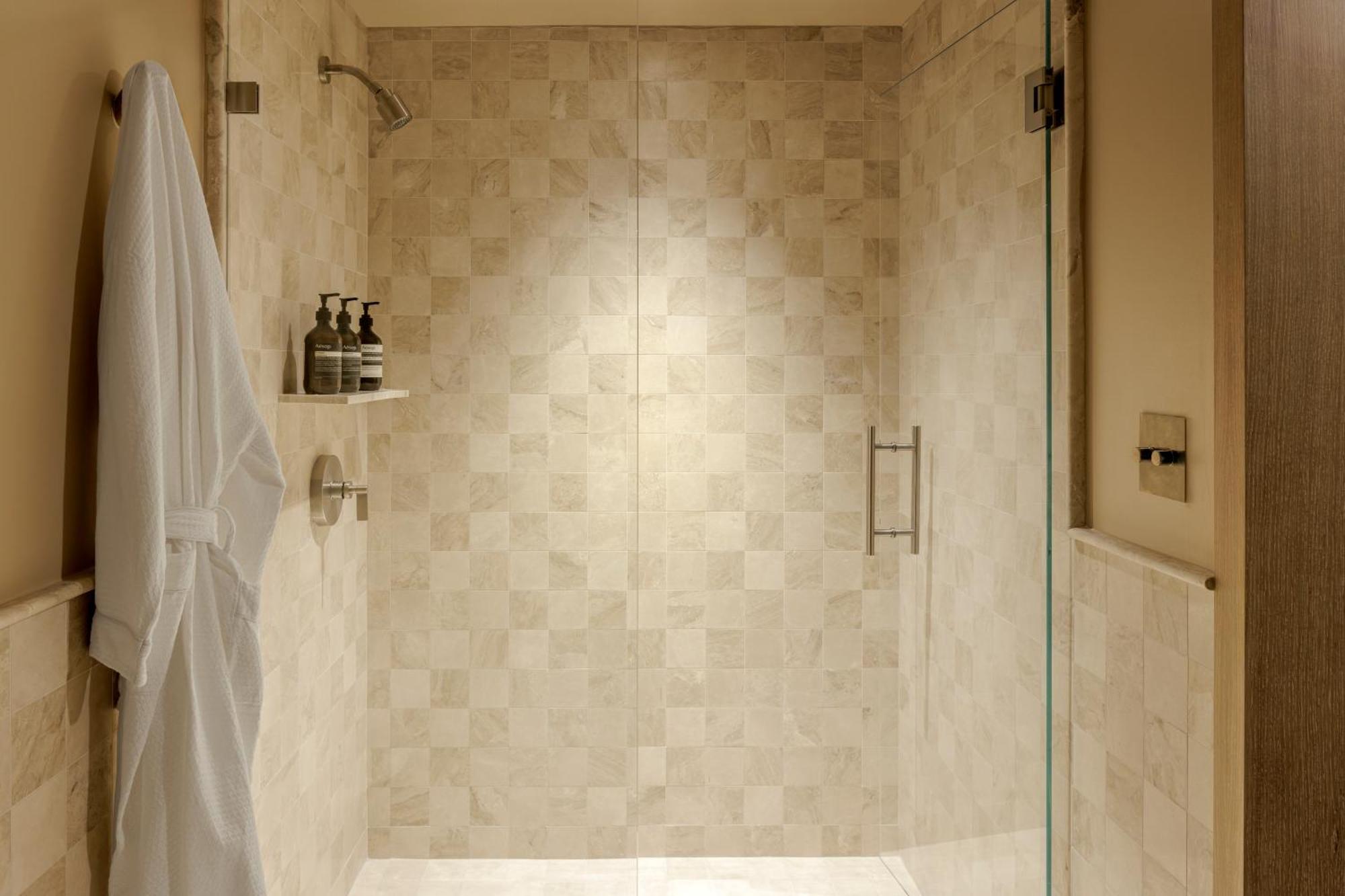 Resort The Shelborne By Proper