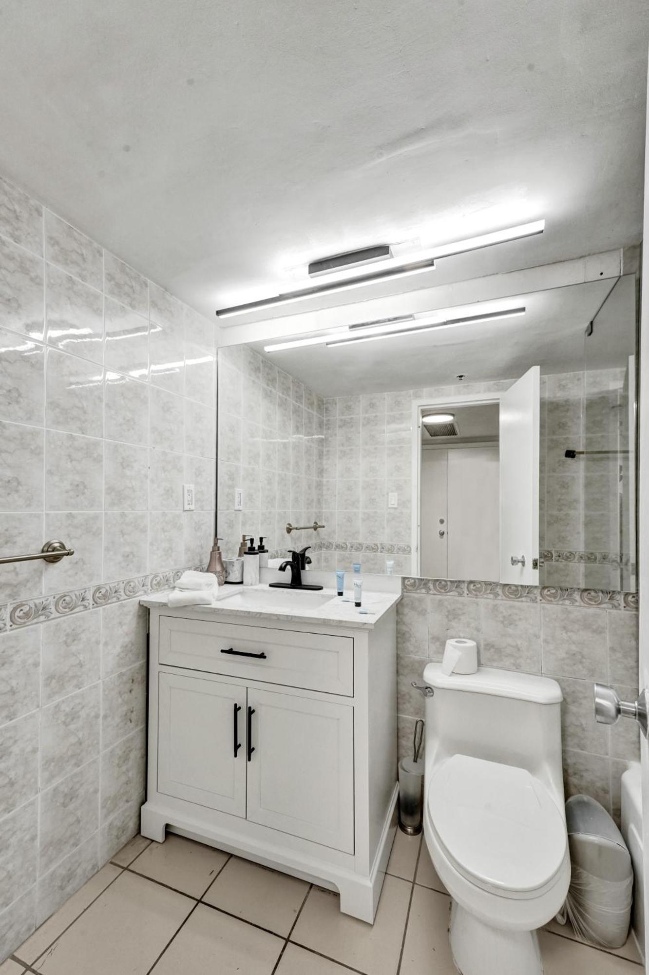 Huge 2bd Miami With Service - 720 * Miami Beach