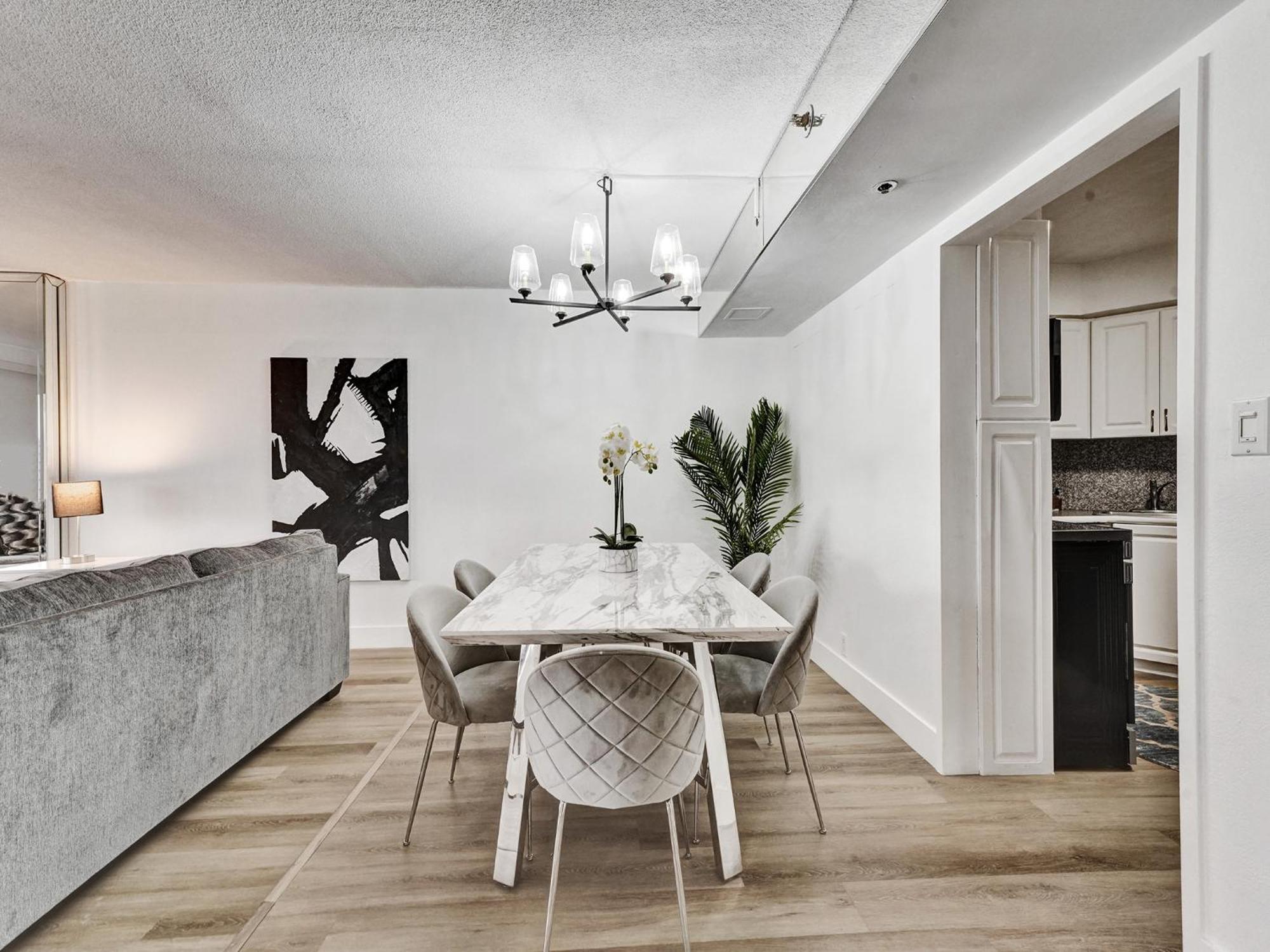 Huge 2bd Miami With Service - 720 Apartment *