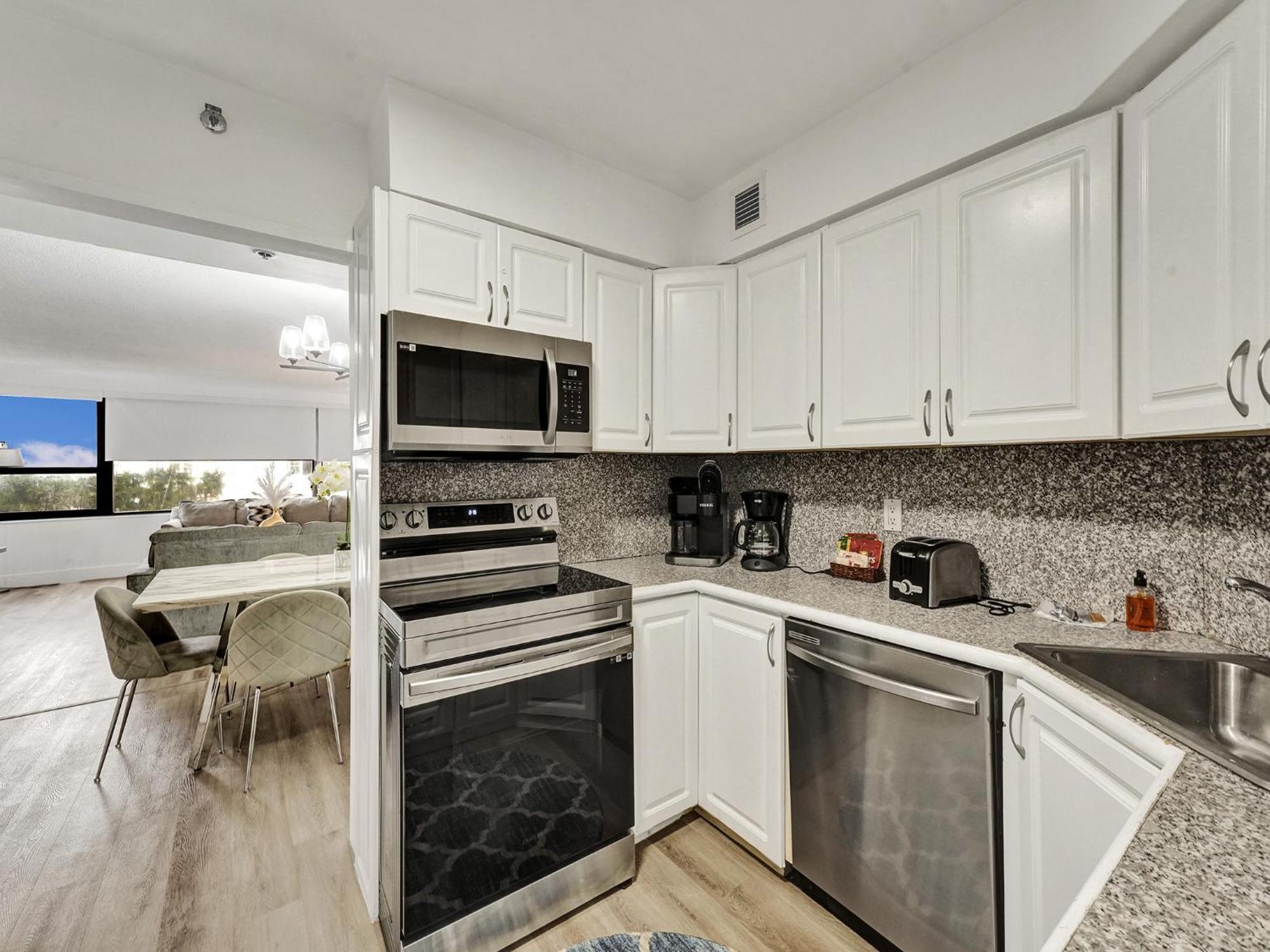 Huge 2bd Miami With Service - 720 Apartment Miami Beach