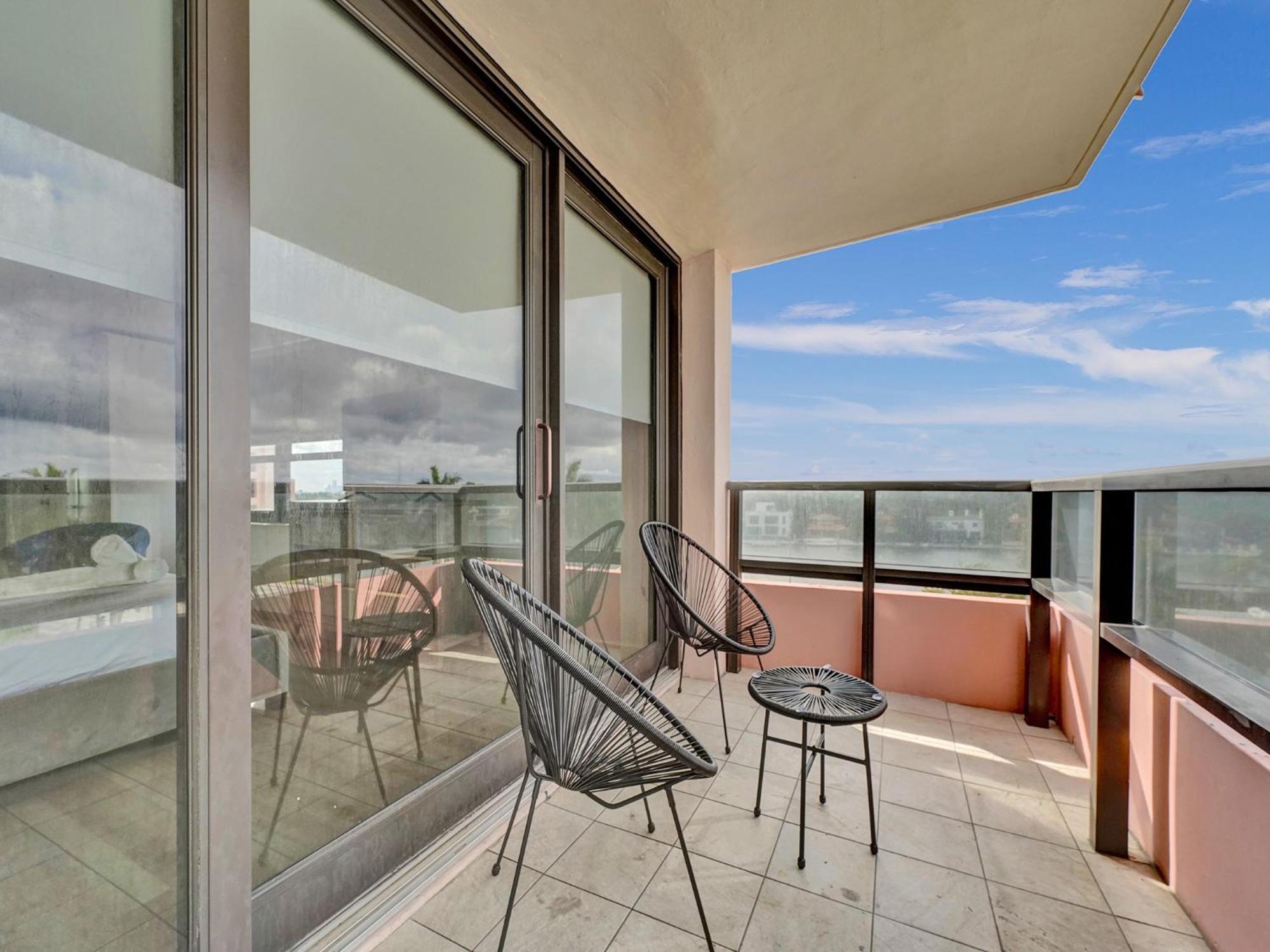 Apartment Huge 2bd Miami With Service - 720