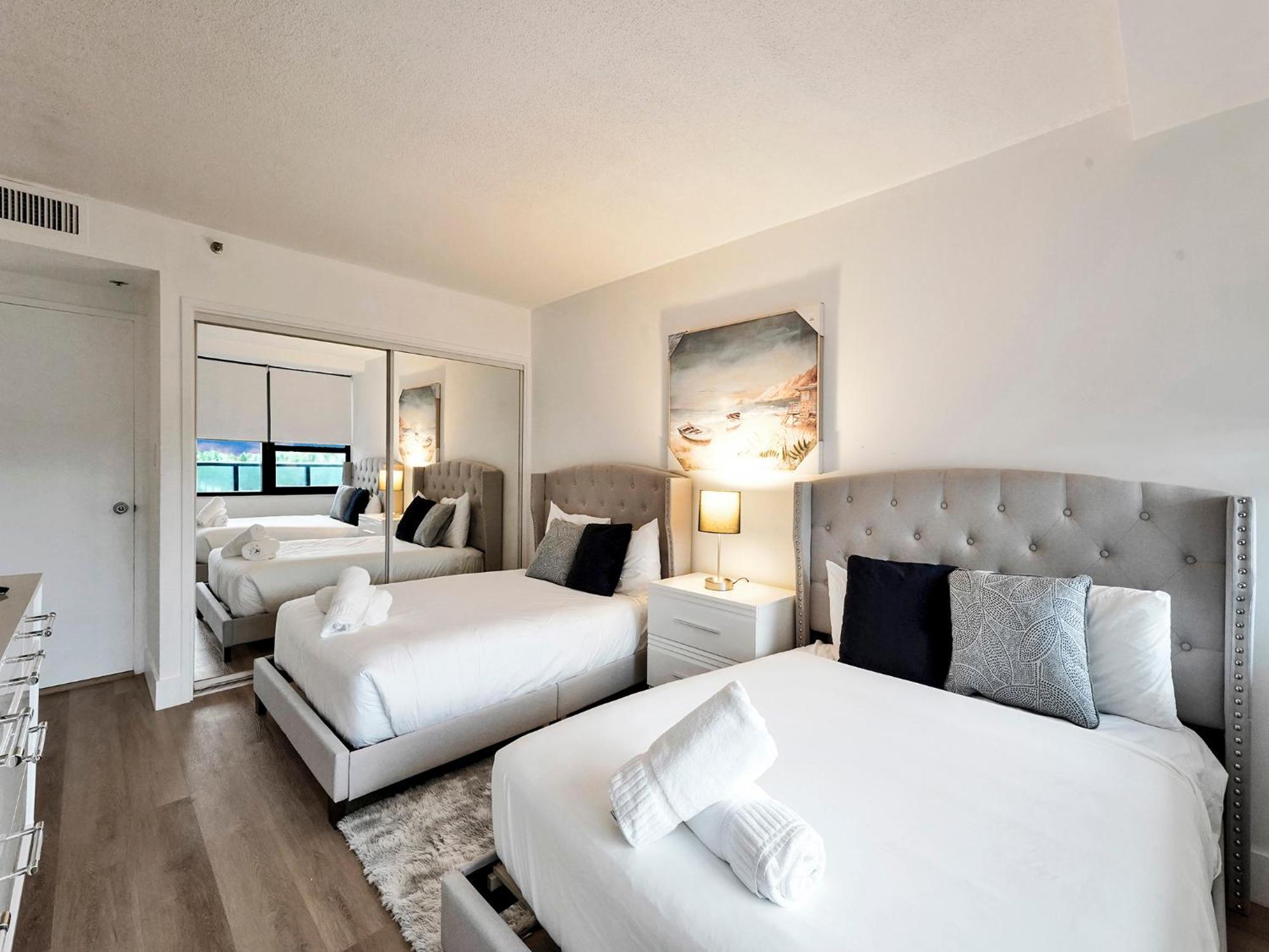 Huge 2bd Miami With Service - 720 Apartment