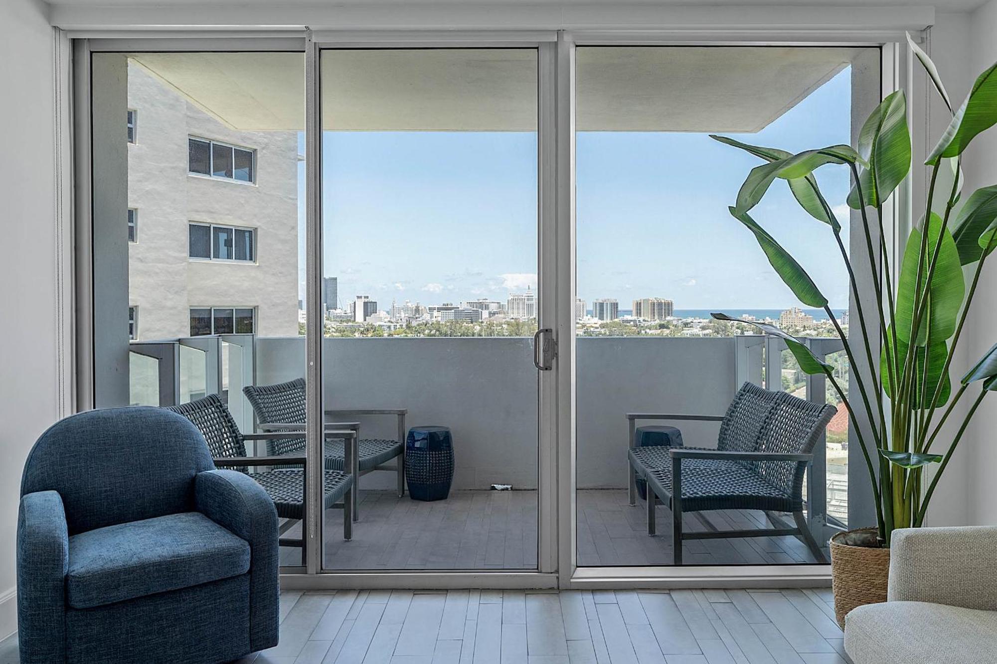 1100 West South Luxe Miami By Joe Semary Apartment