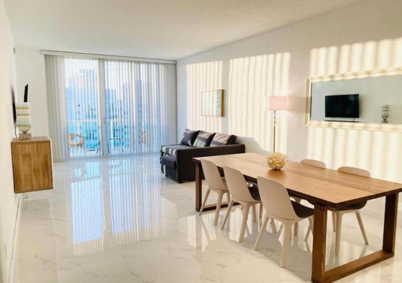 Zen Vacation Modern Penthouse Across Ocean Holiday home Miami Beach