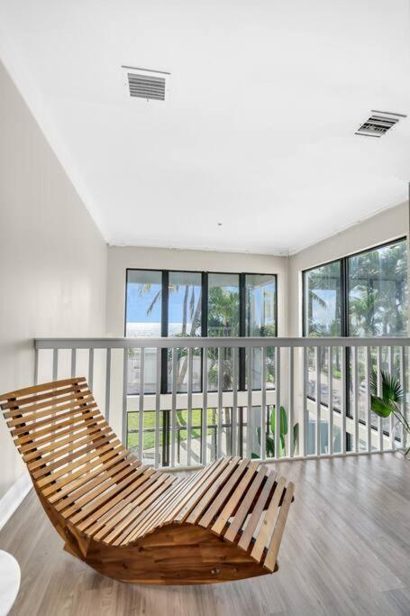 Apartment Ventur Loft 2-story Beachfront Scenic Views *