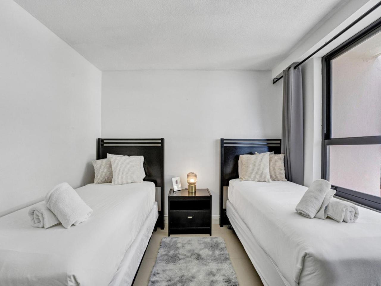 Apartment Charming Ocean View With Service 1516 Miami Beach