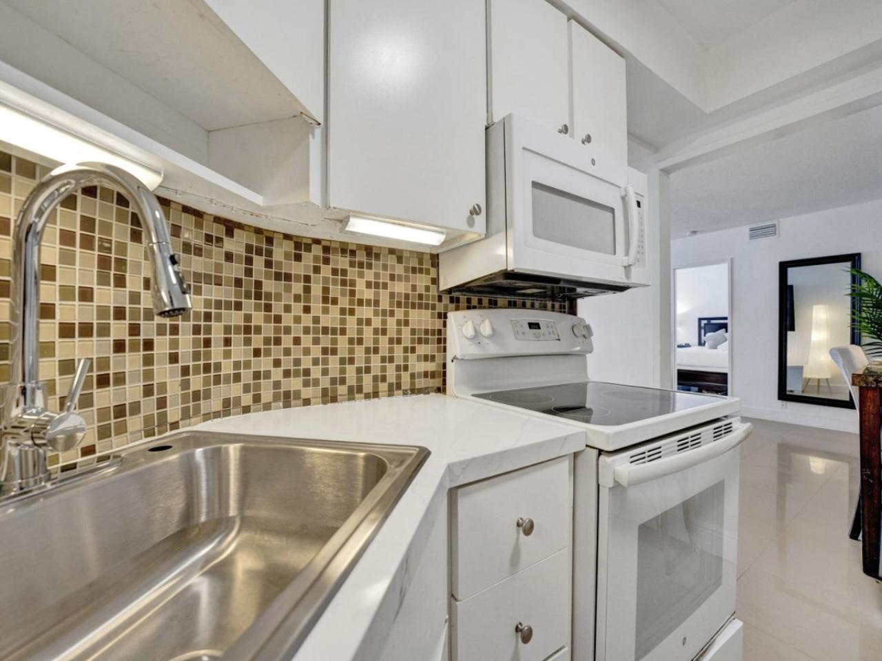 Apartment Charming Ocean View With Service 1516