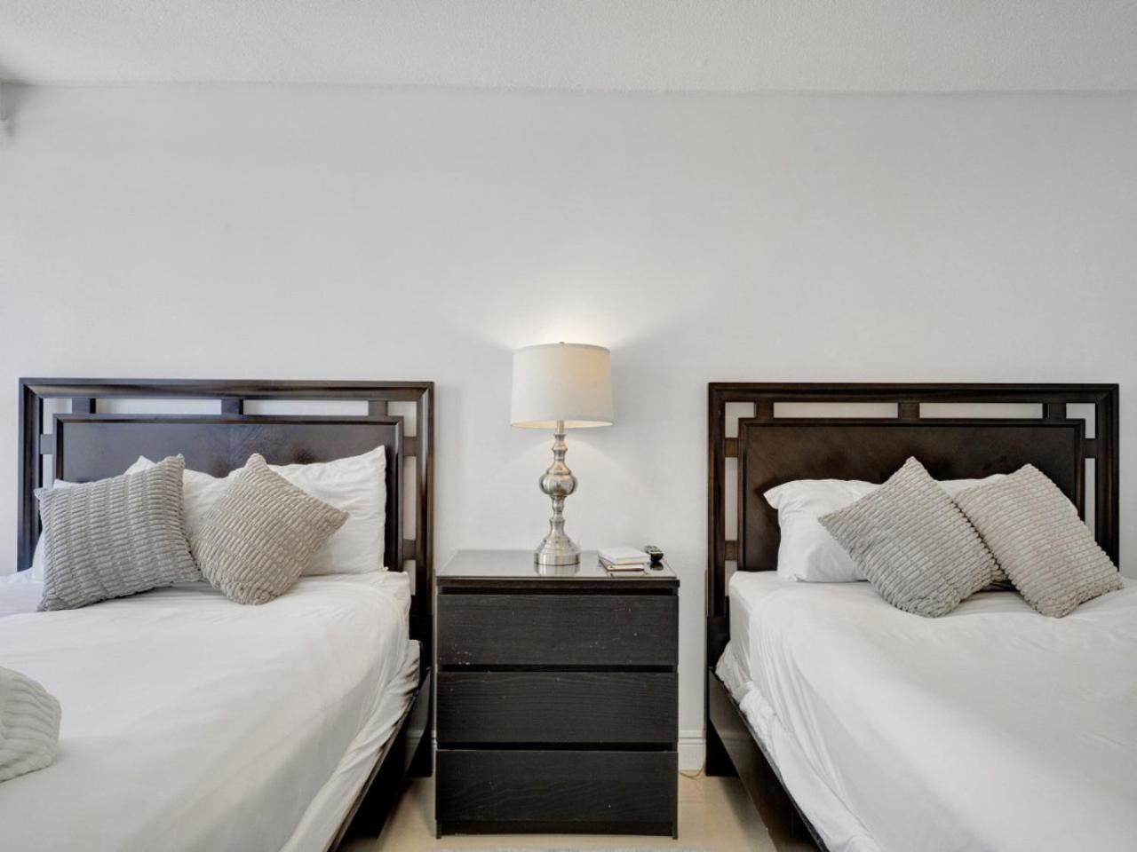 Charming Ocean View With Service 1516 Miami Beach