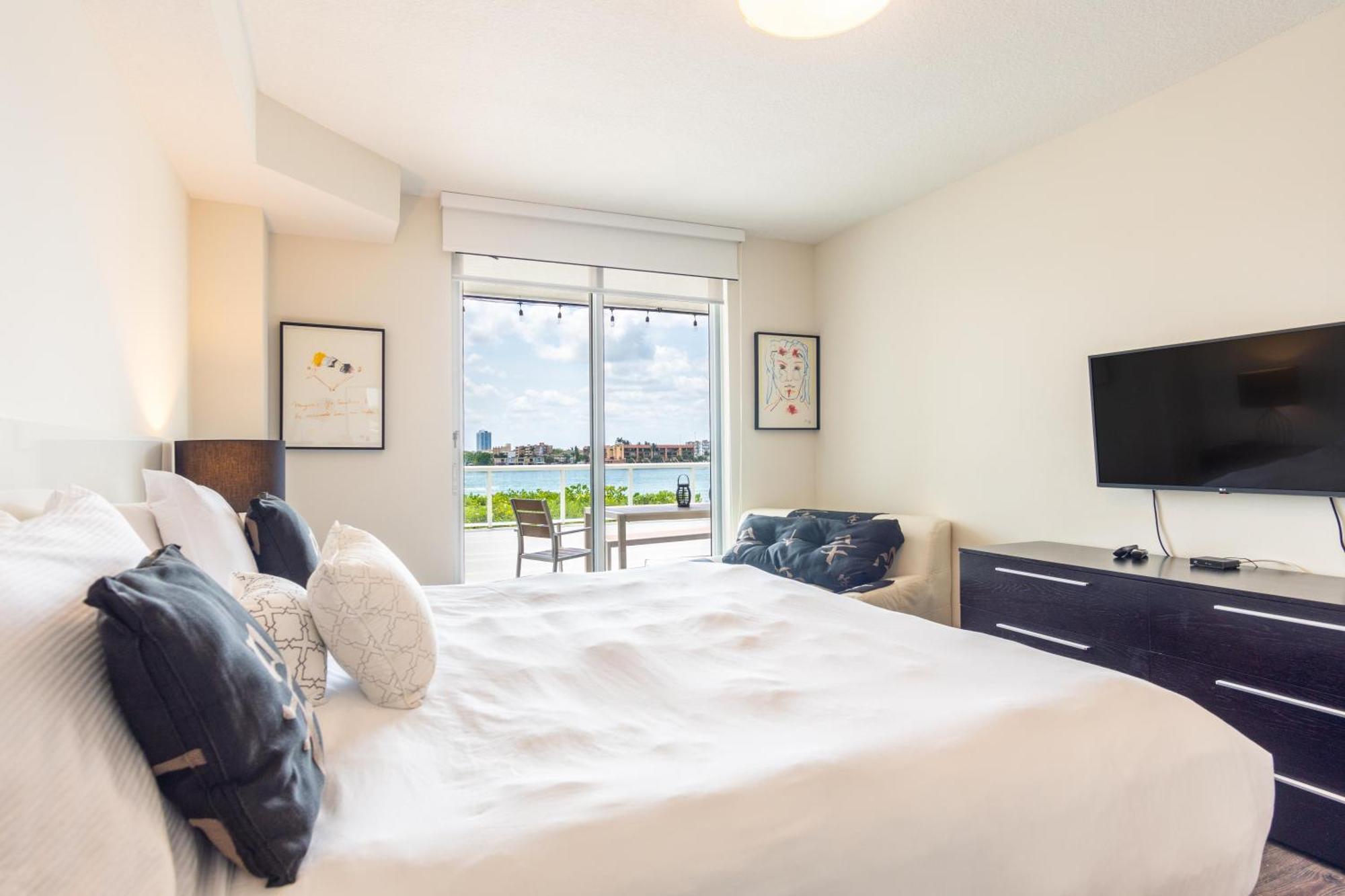 Golden Bay 33 Apartment